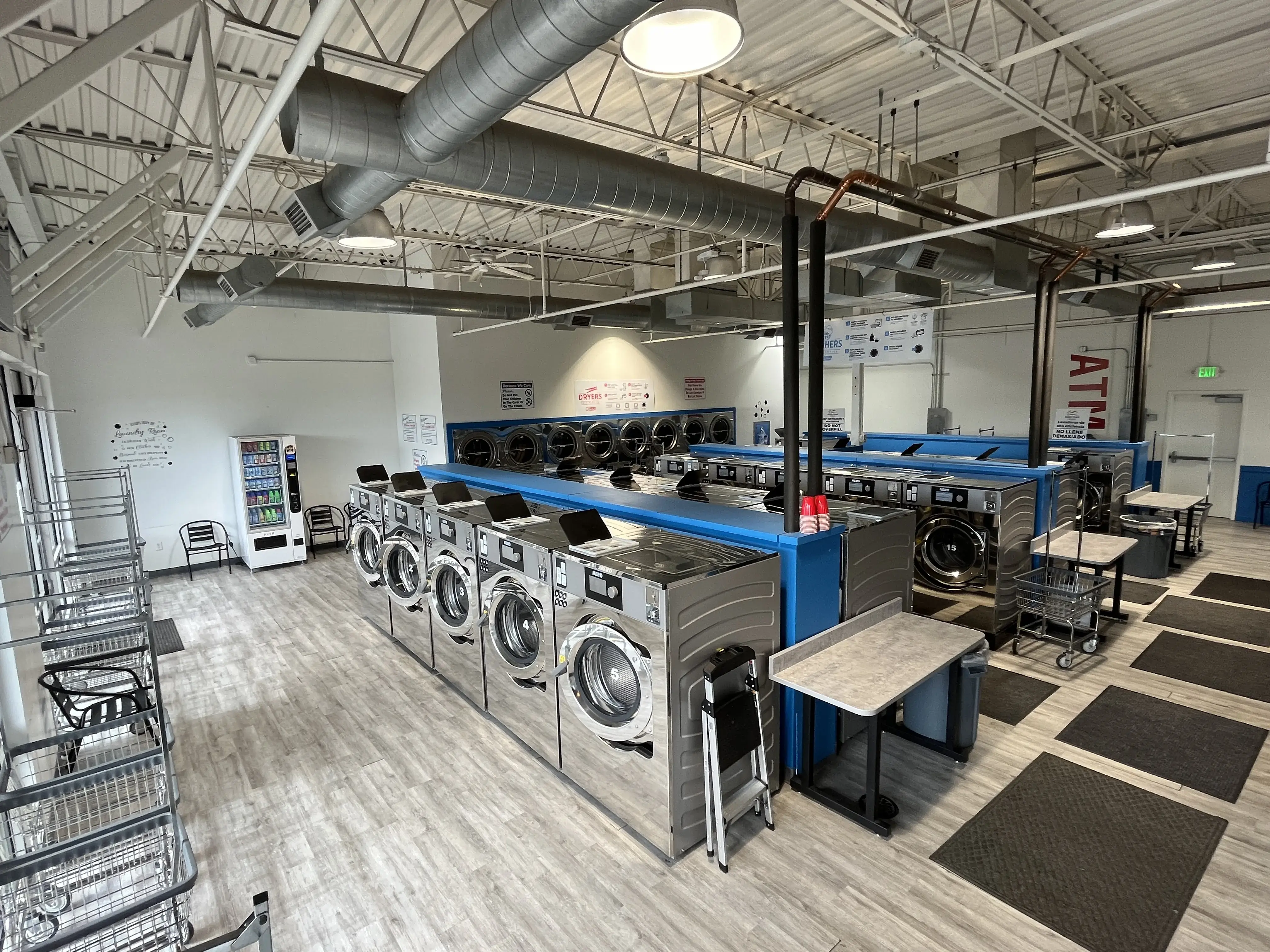 Sandy Creek Laundromat and Wash Dry Fold Laundry Service thumbnail 2