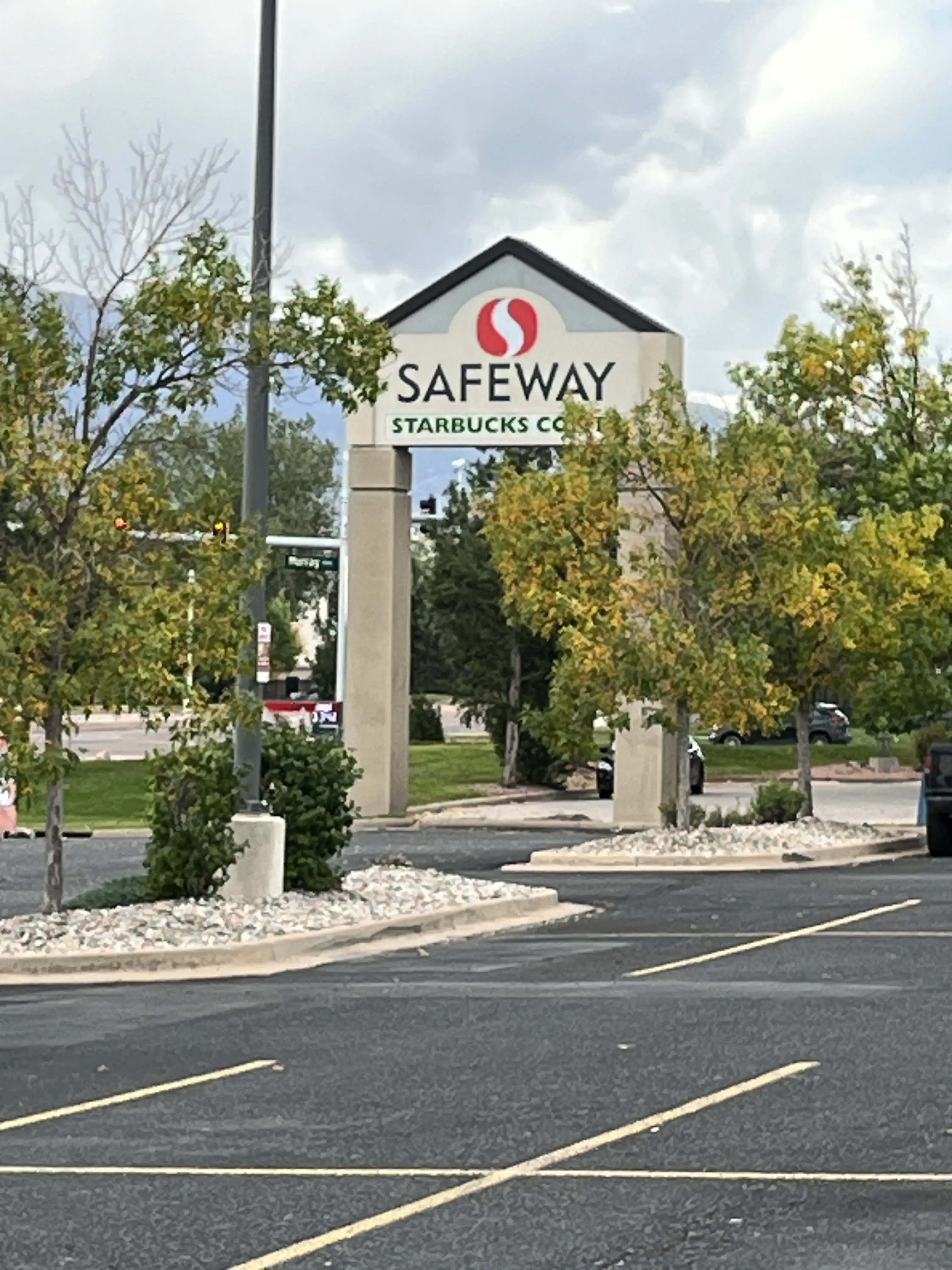 Sandy Creek Laundromat and Wash Dry Fold Laundry Service - Image 6