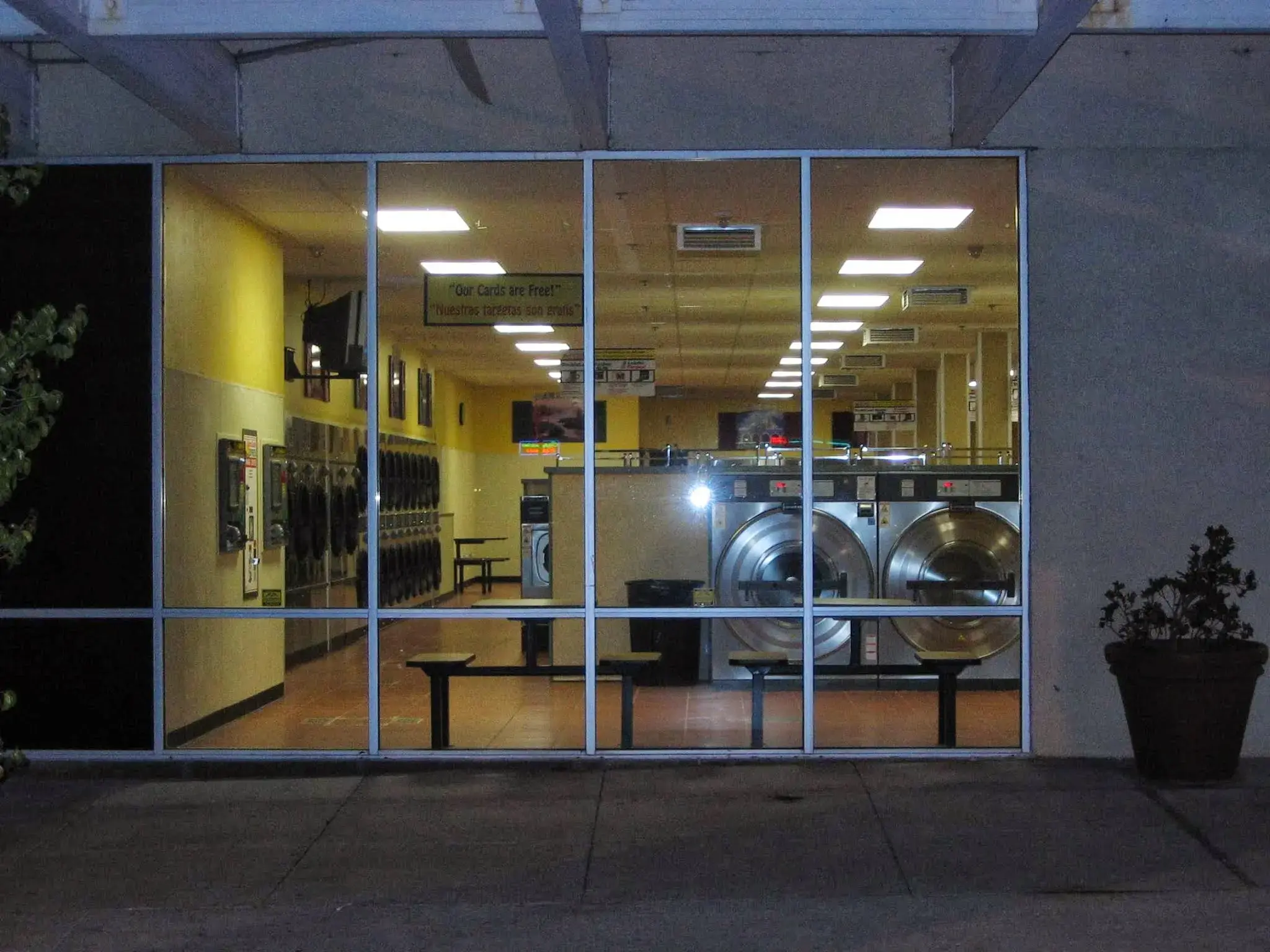 Santa Clarita Laundry - Image 6