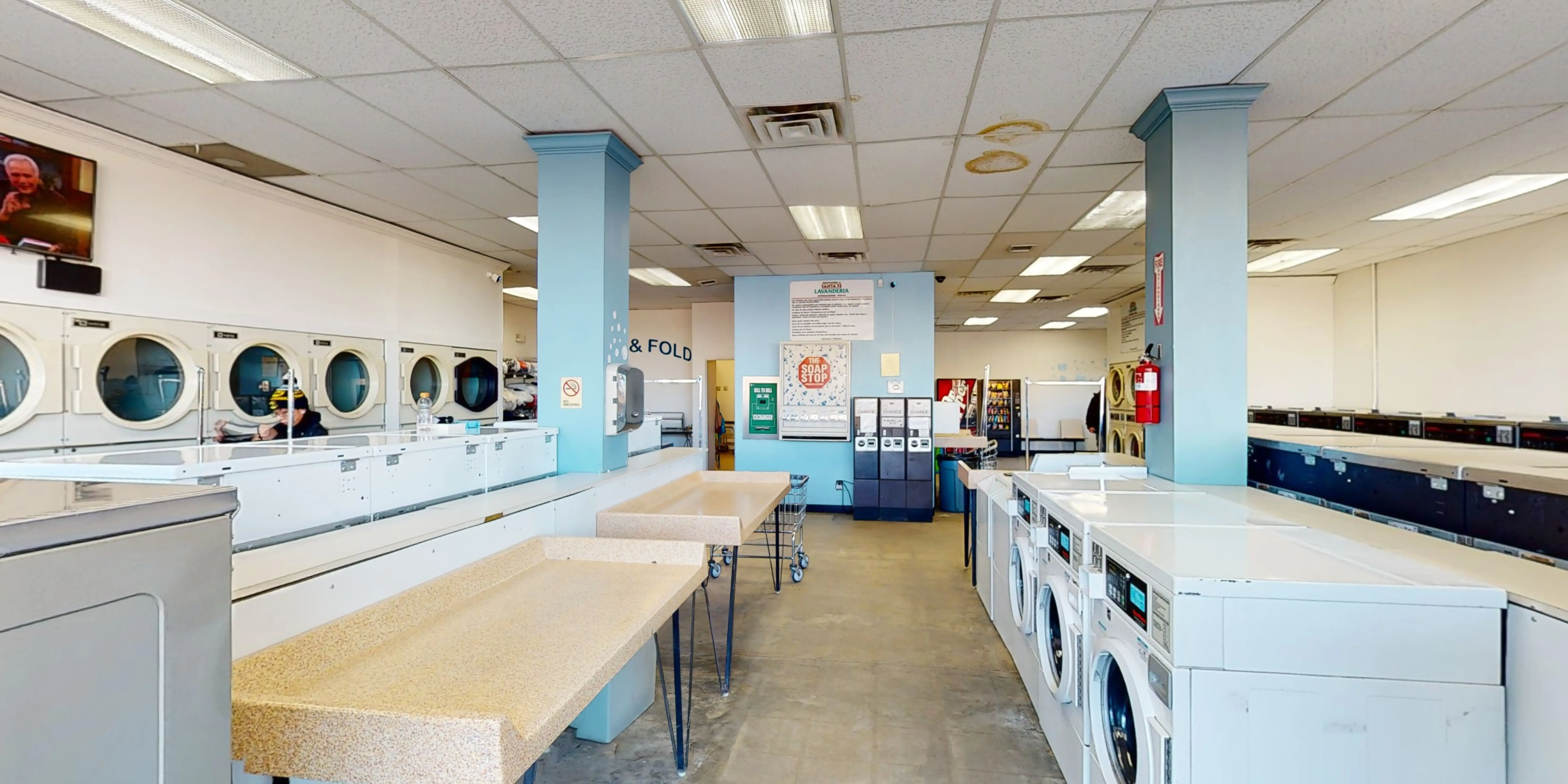 Santa Fe Laundry, laundromat and Wash and Fold thumbnail 17