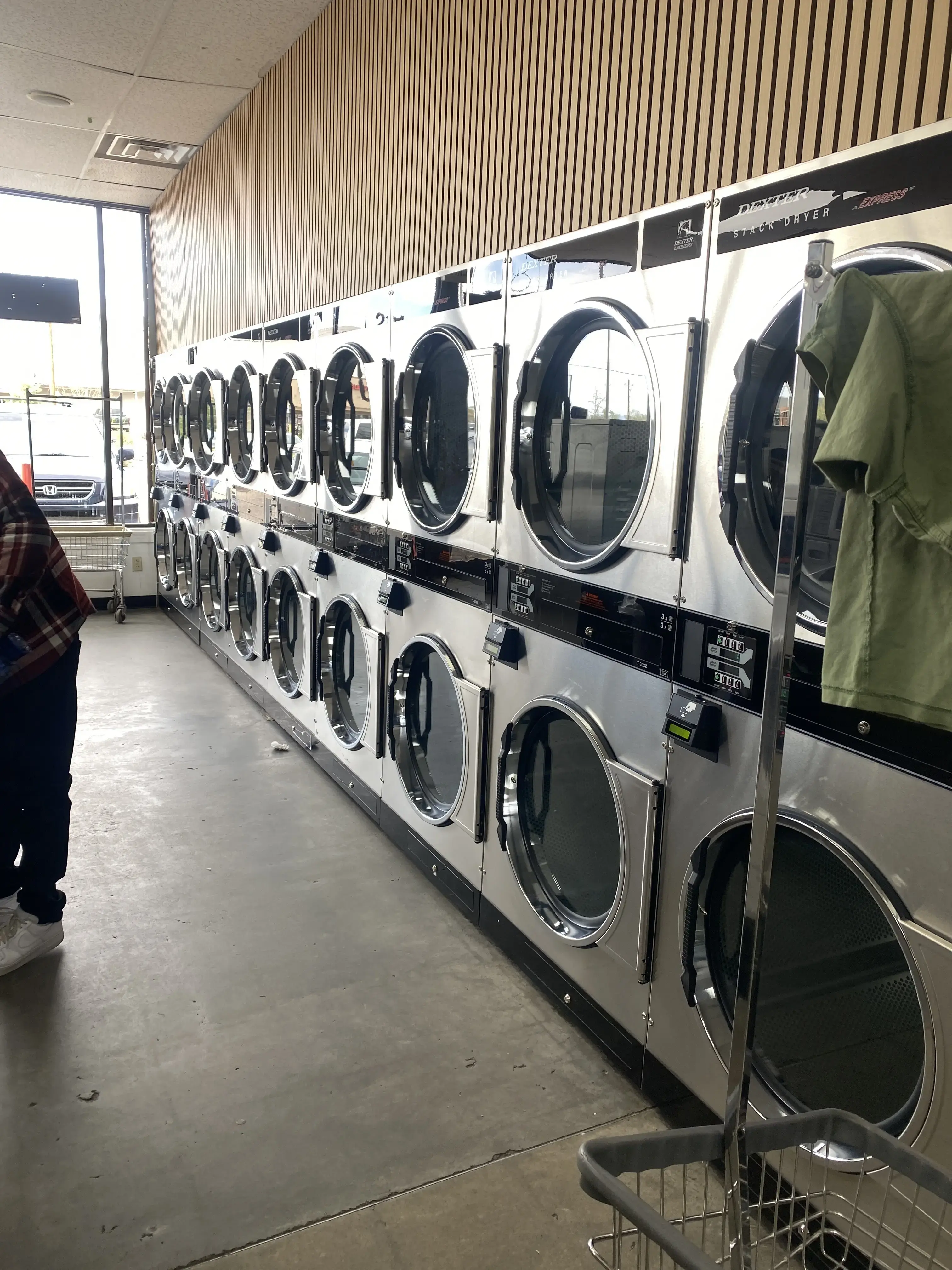 Santa Fe Laundry, laundromat and Wash and Fold - Image 2