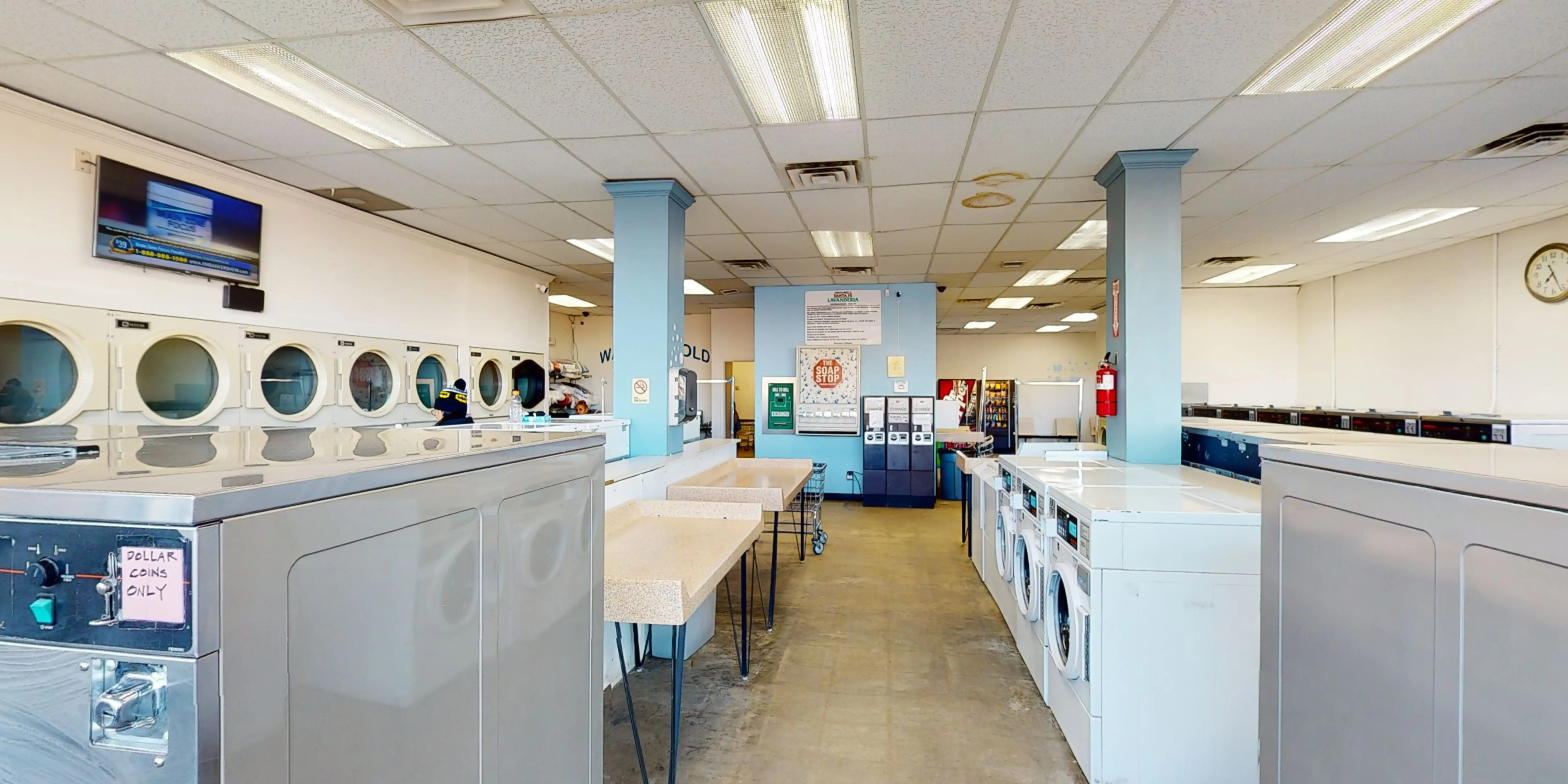 Santa Fe Laundry, laundromat and Wash and Fold thumbnail 7