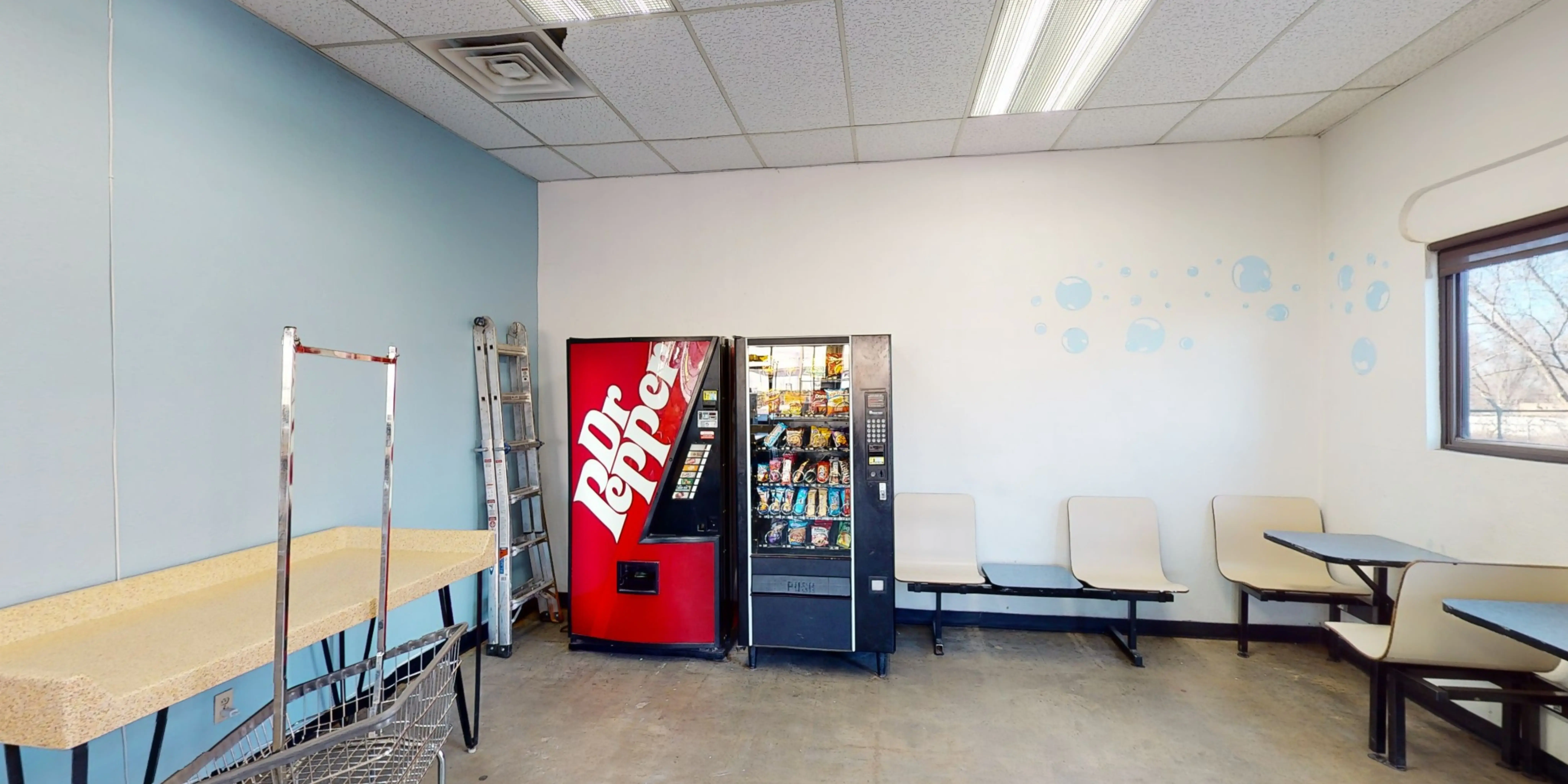 Santa Fe Laundry, laundromat and Wash and Fold thumbnail 18