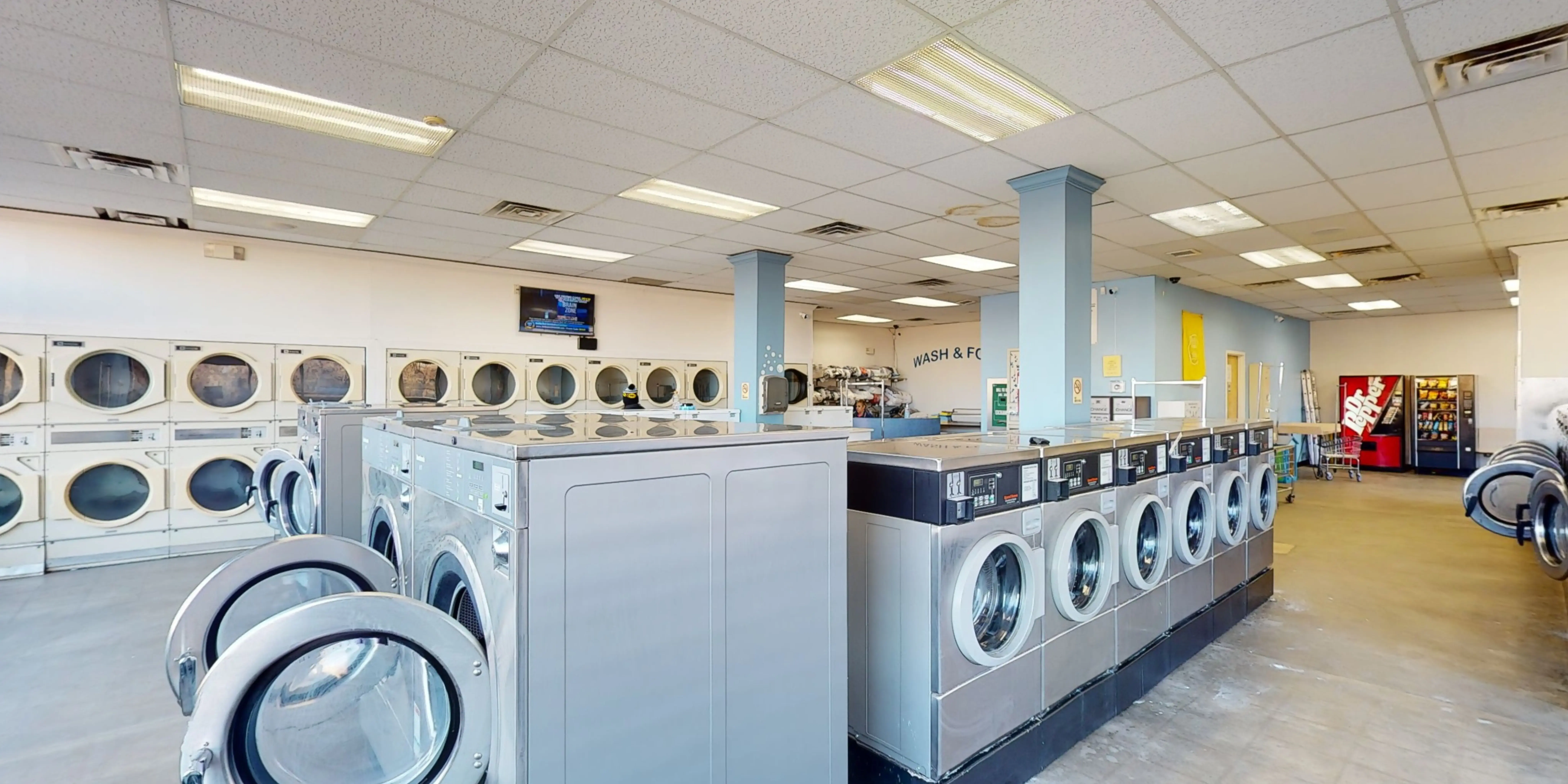 Santa Fe Laundry, laundromat and Wash and Fold - Image 14