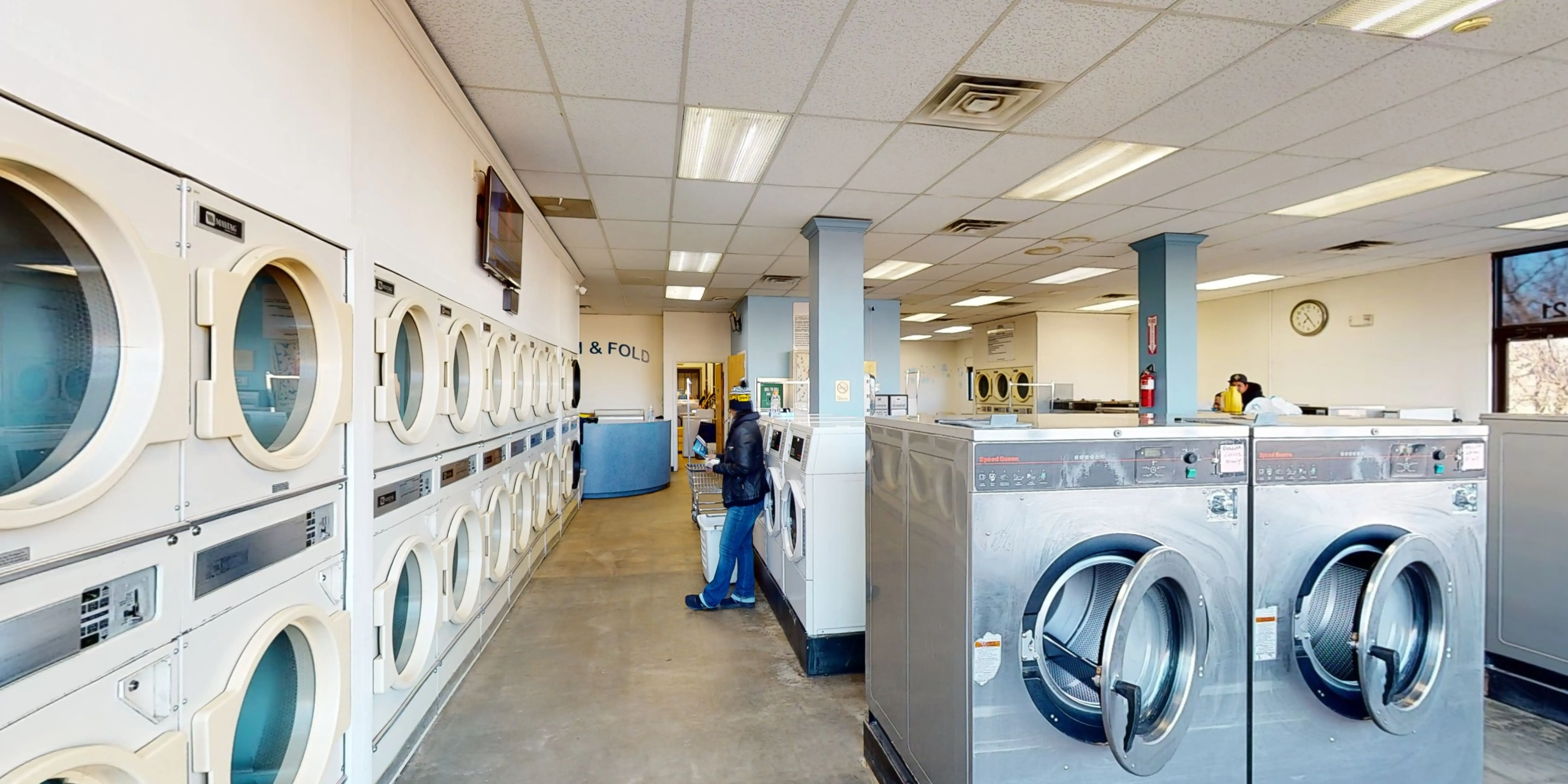 Santa Fe Laundry, laundromat and Wash and Fold thumbnail 11