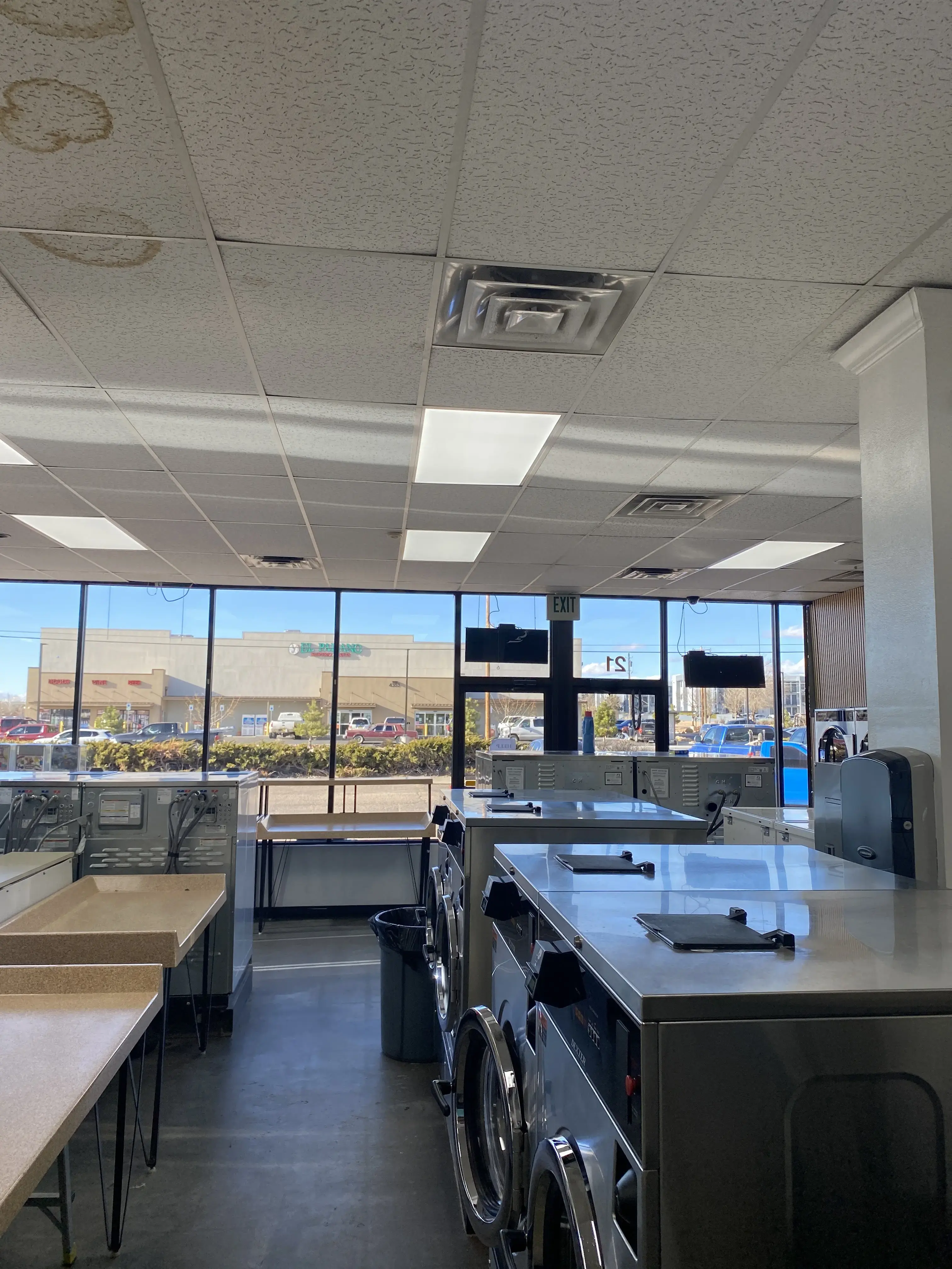 Santa Fe Laundry, laundromat and Wash and Fold - Image 12