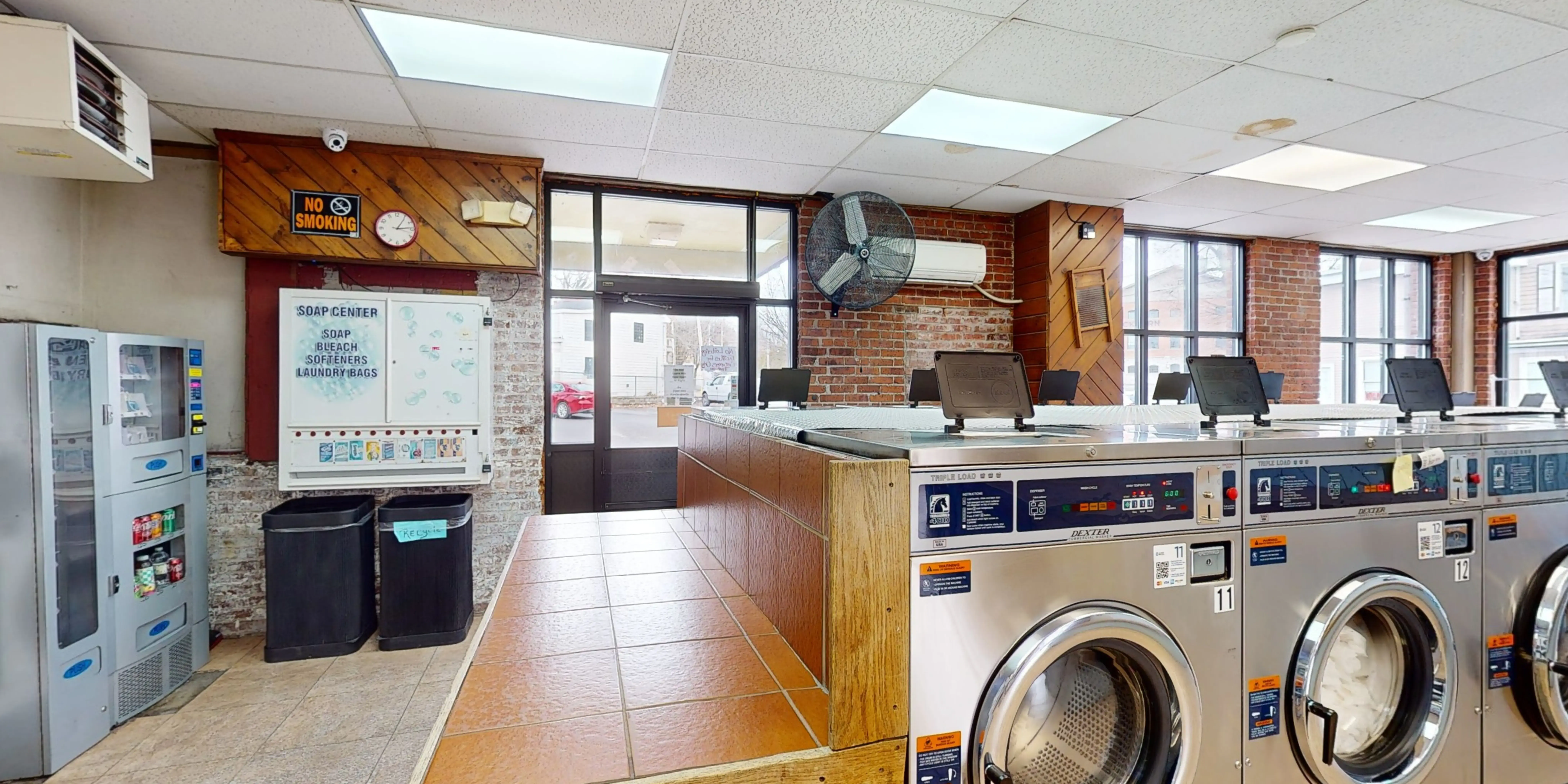 Saugerties Laundry - Image 13