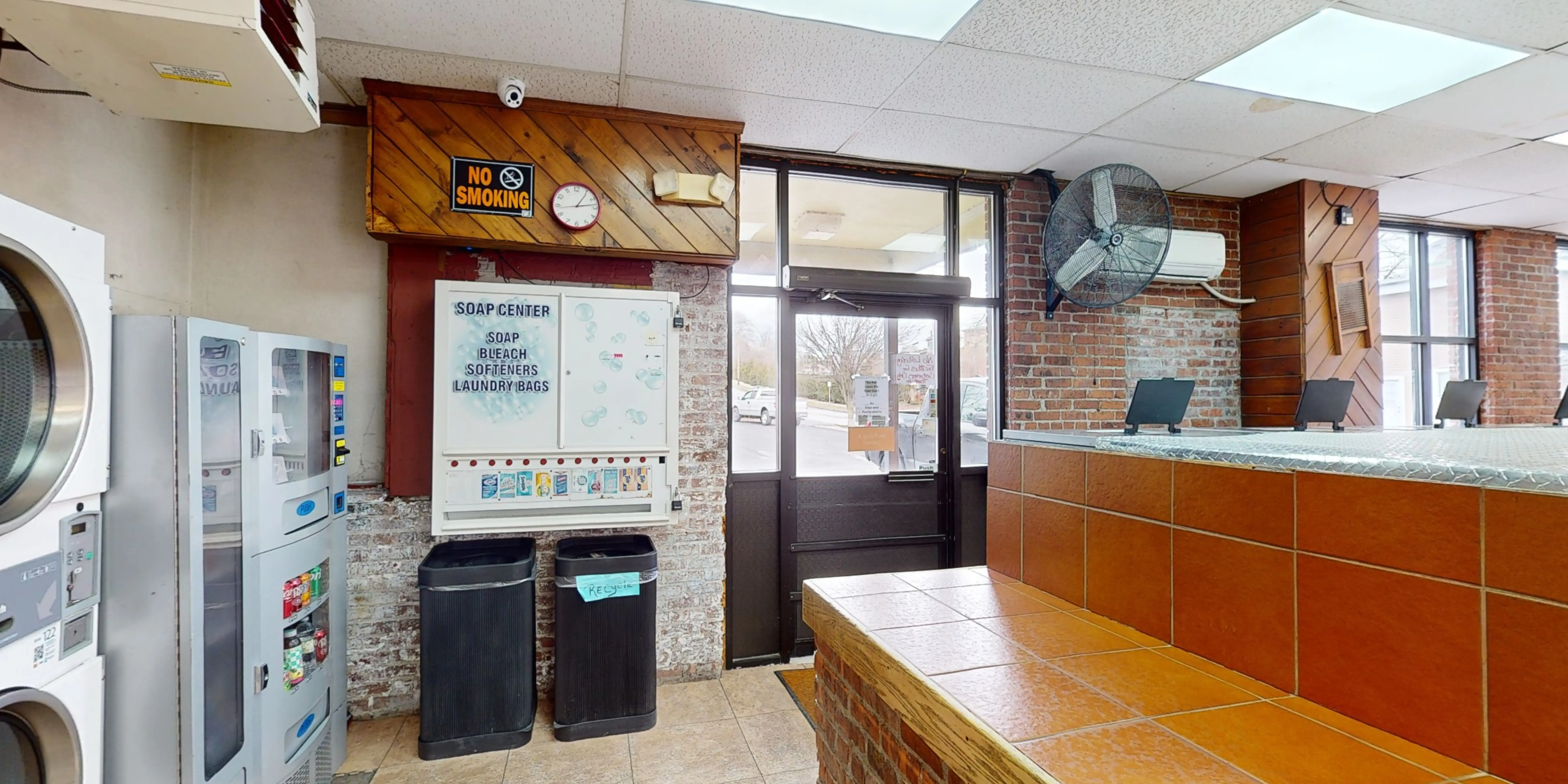 Saugerties Laundry - Image 11