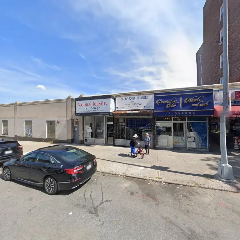 Saunders Street Laundromat - Image 17