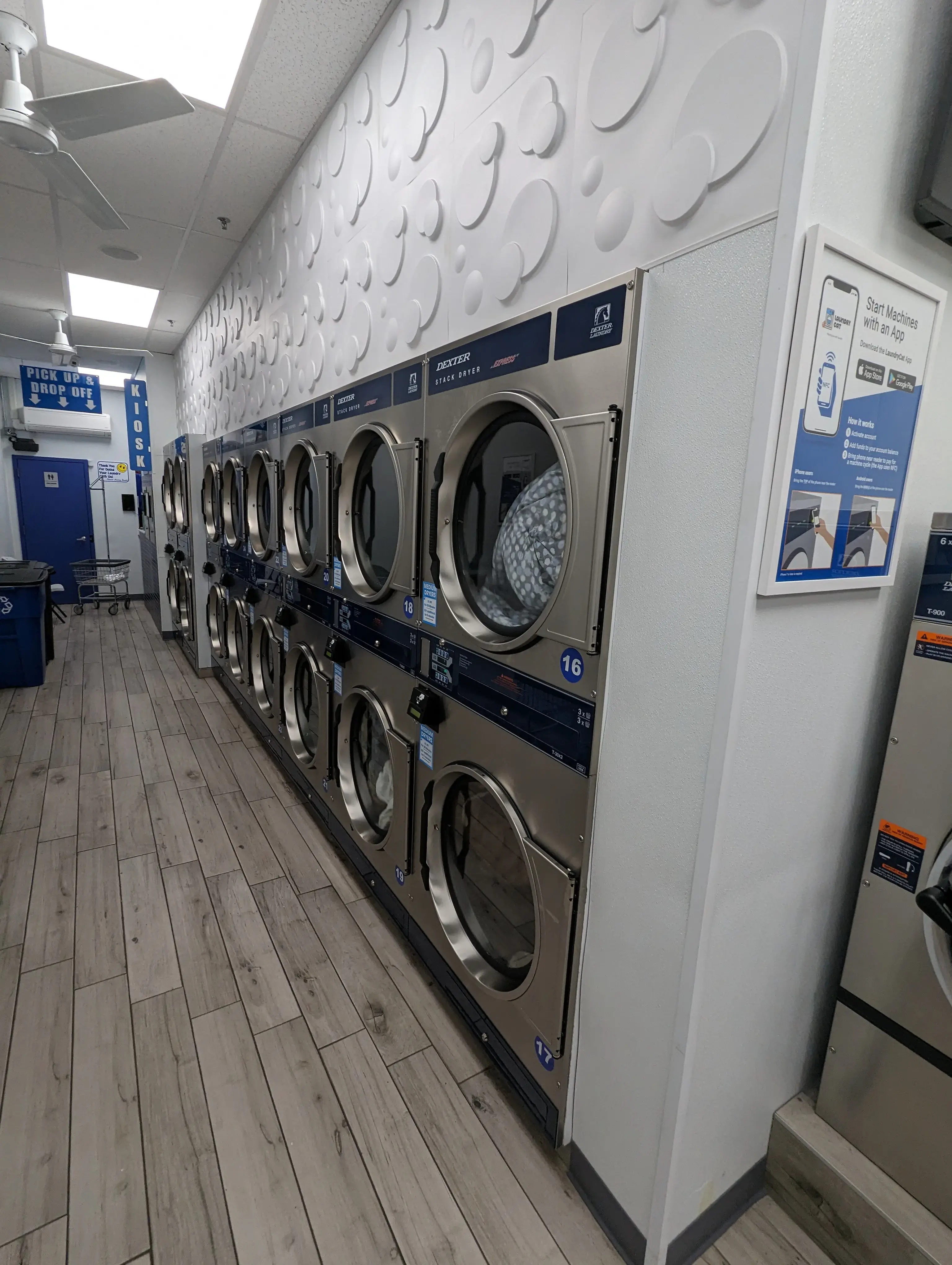 Saunders Street Laundromat - Image 16