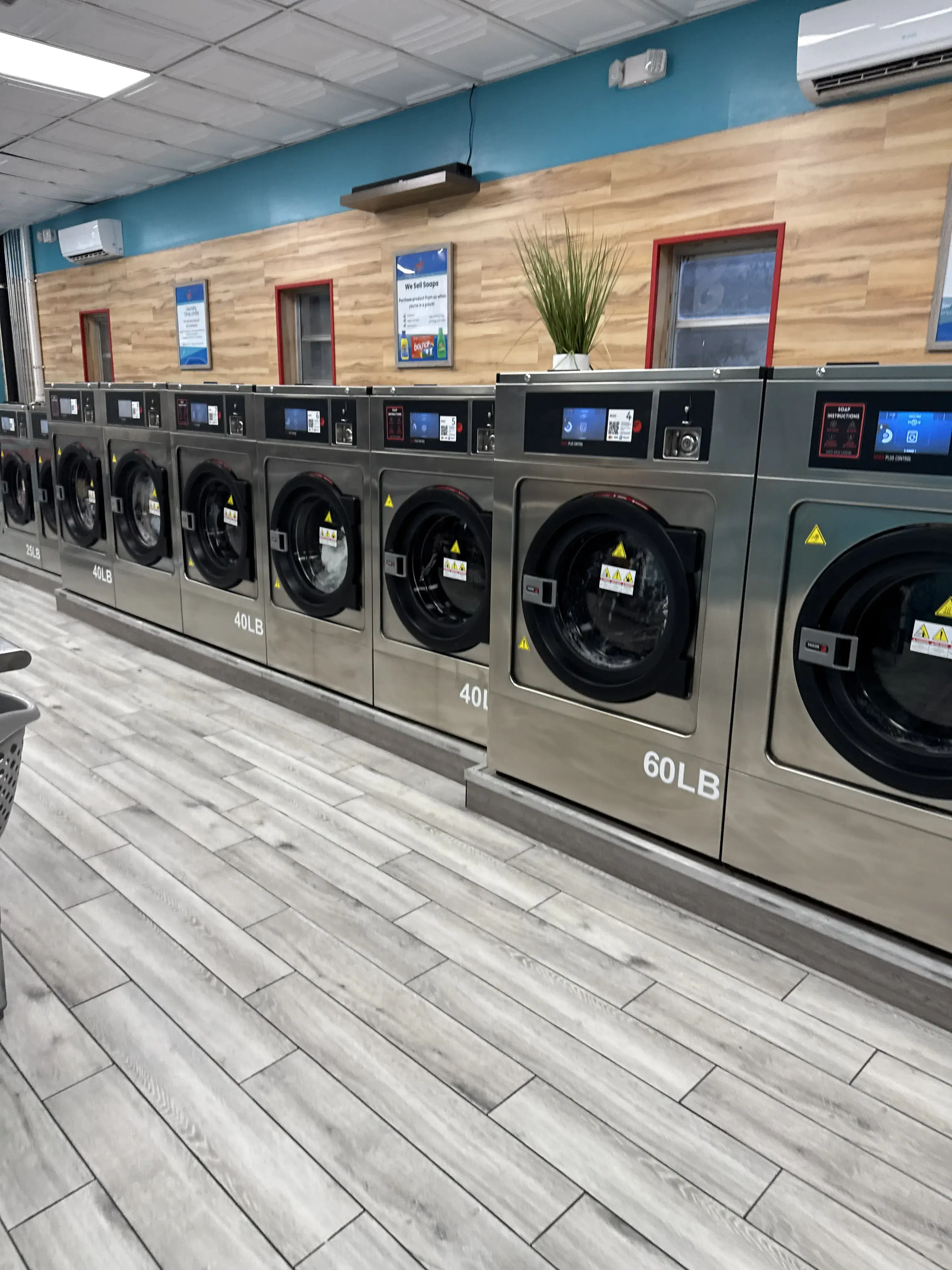 Savvy Suds Laundry thumbnail 6