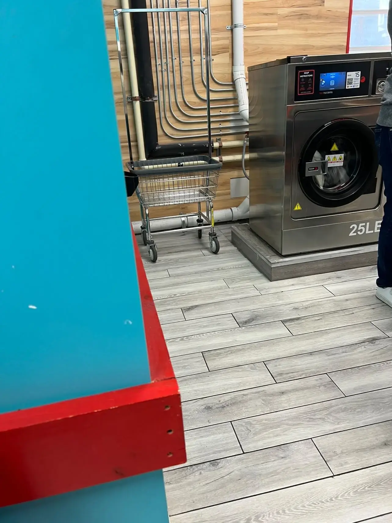Savvy Suds Laundry thumbnail 17