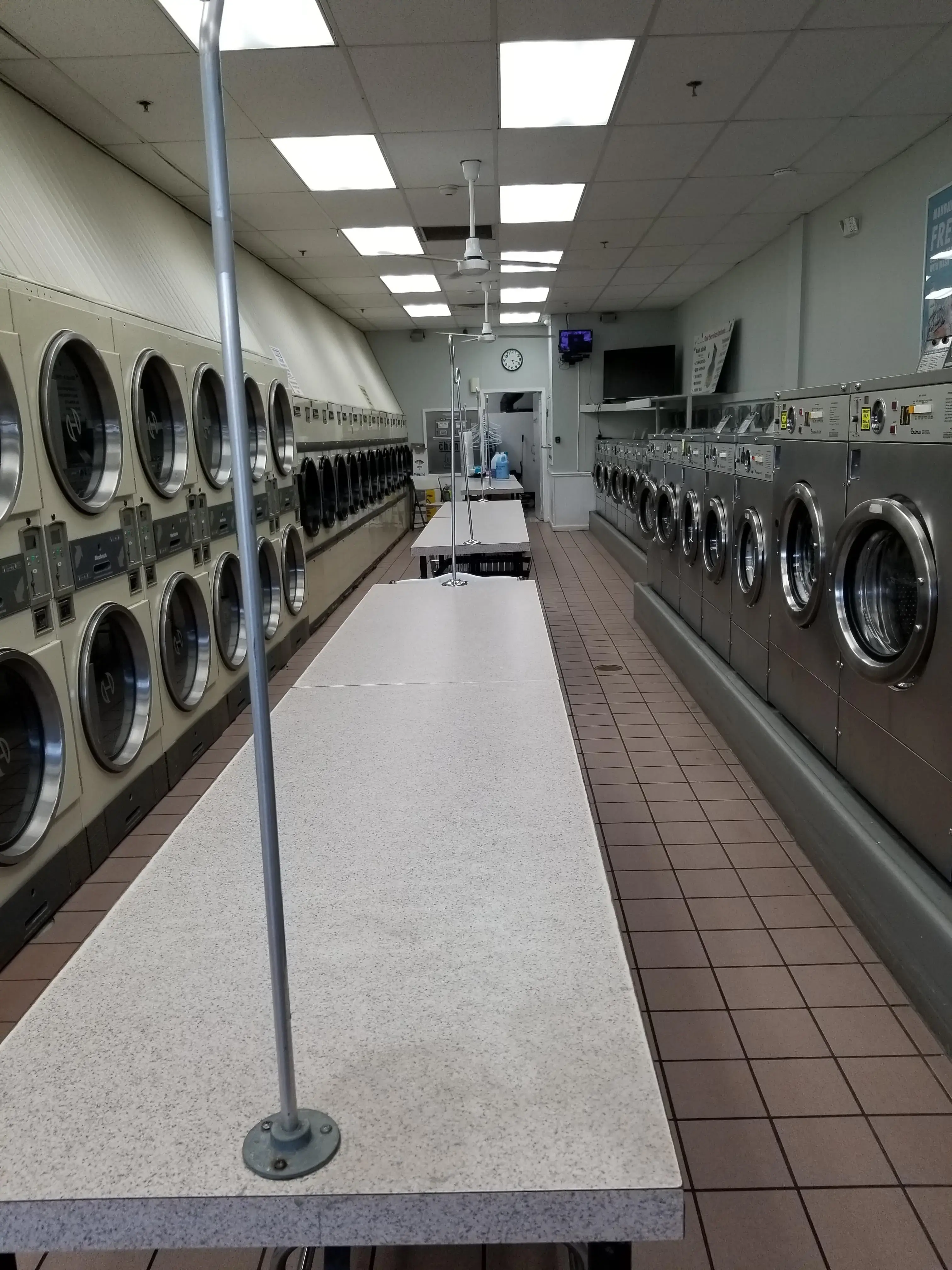 Sayville Laundromat - Image 8
