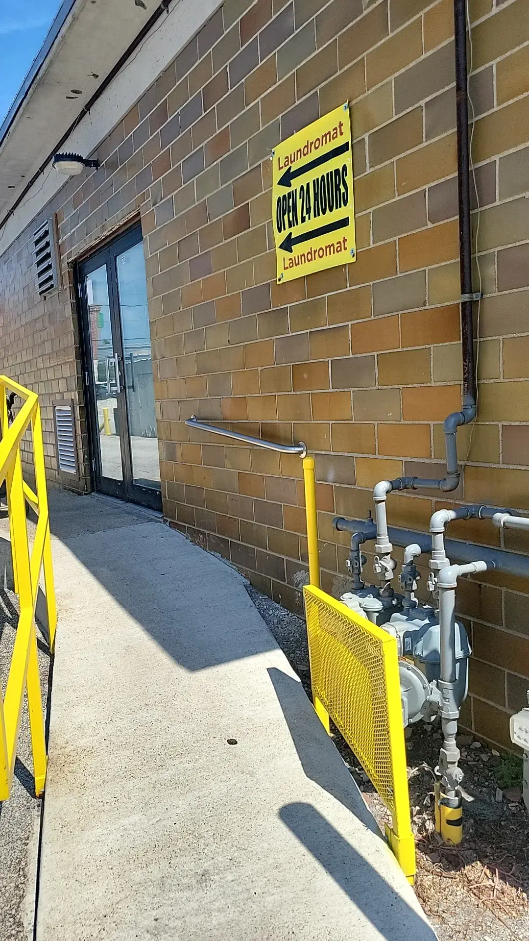 Scenic Suds Laundry - Image 13