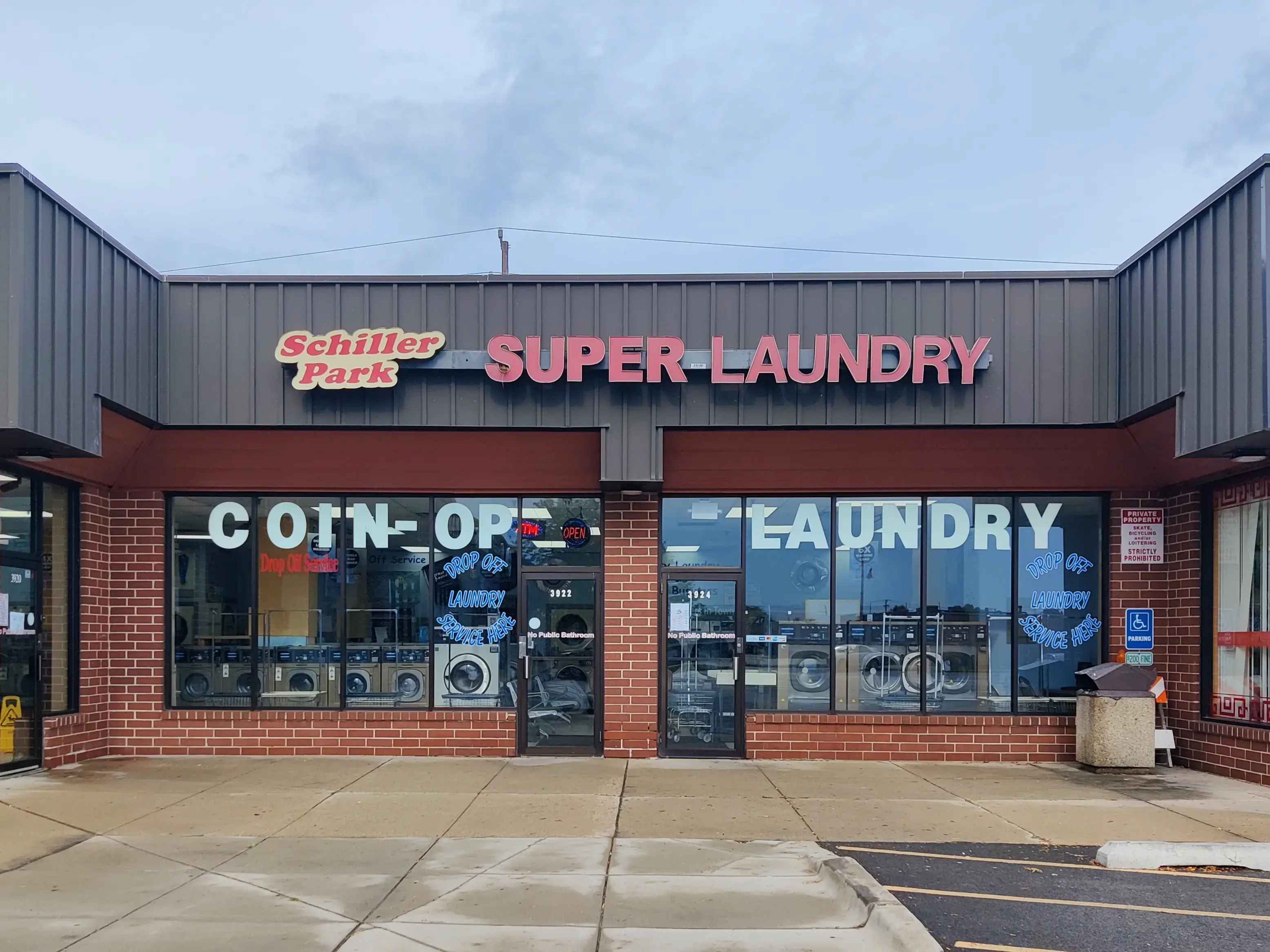 Schiller Park Super Laundry thumbnail 3
