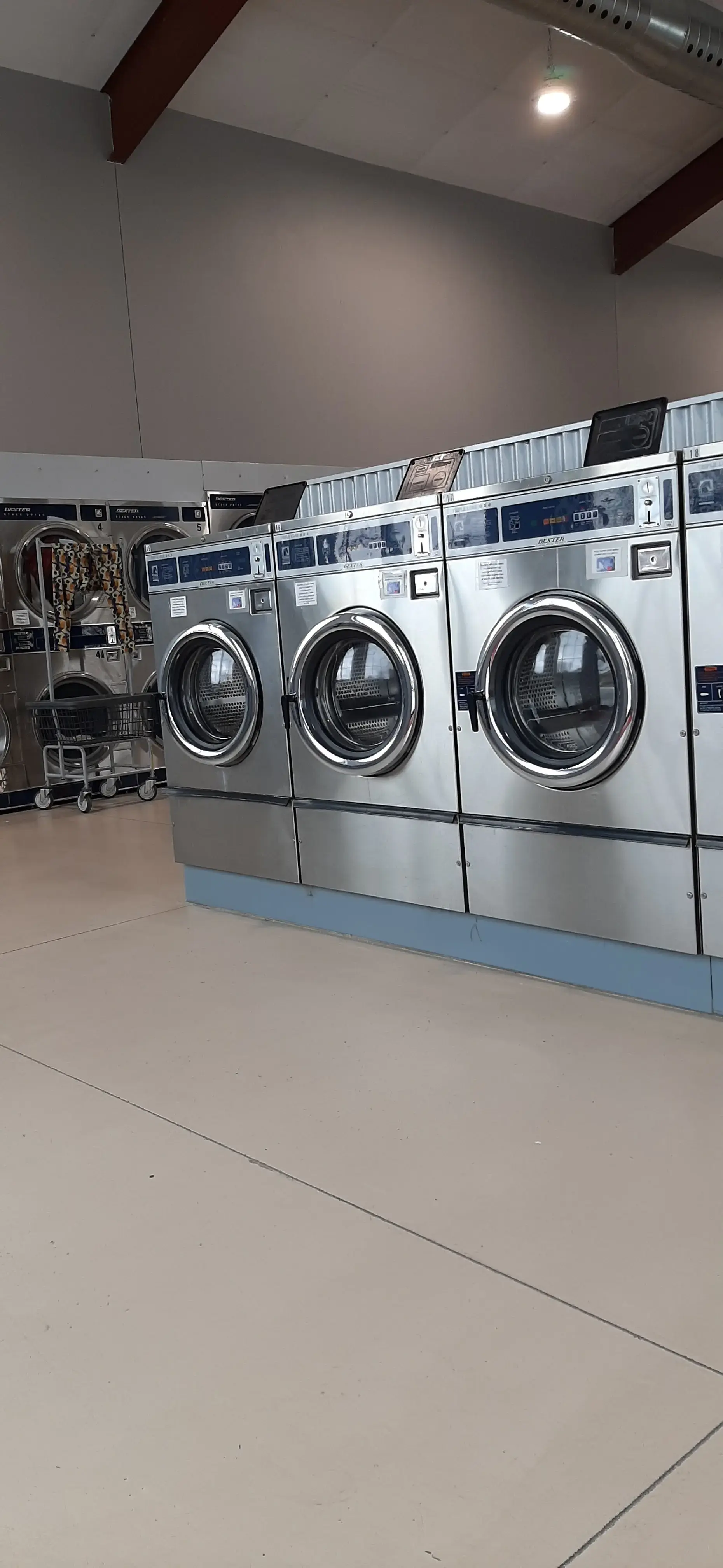 Scottbluff Laundromat - Image 15