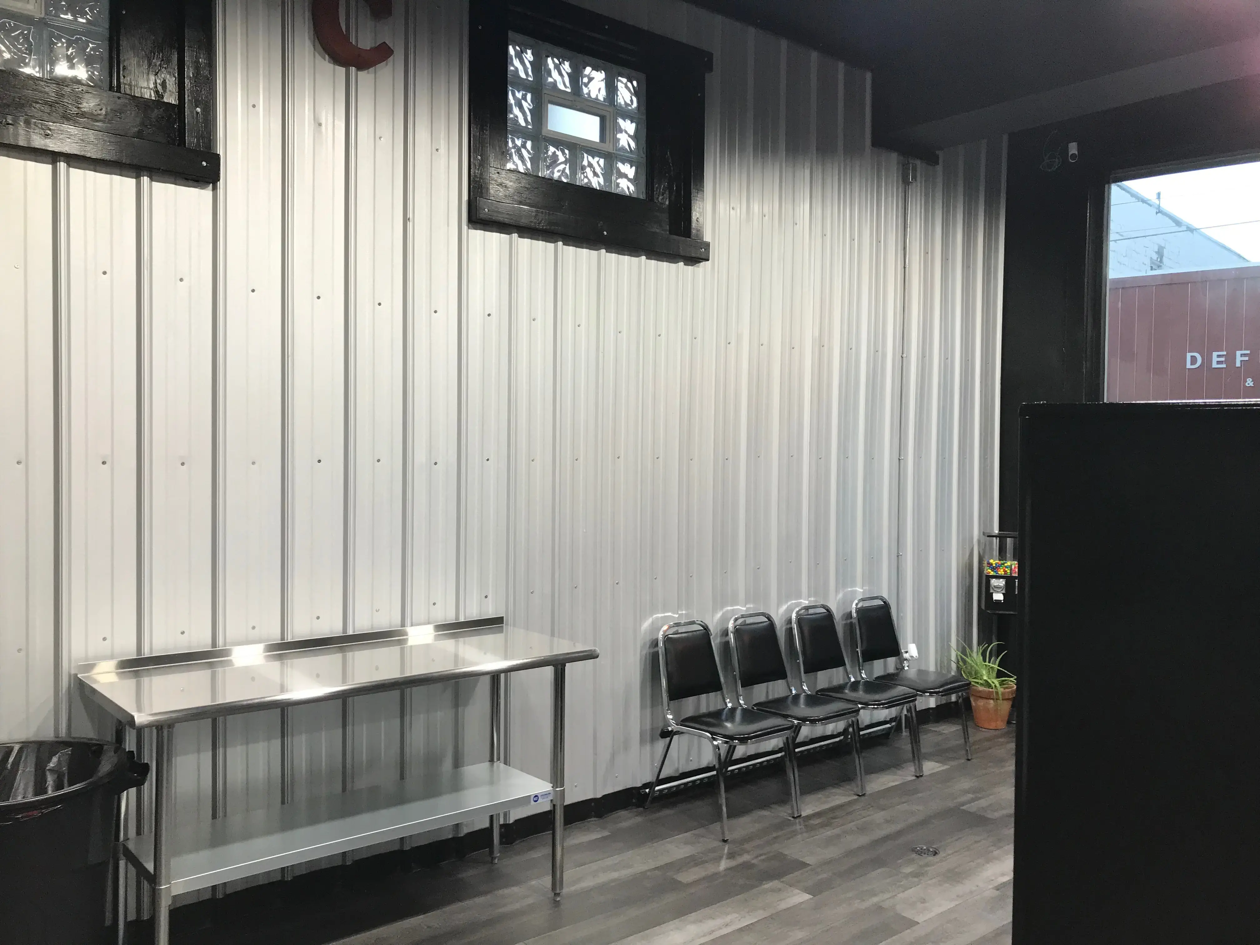 Scottdale Laundromat - Image 18