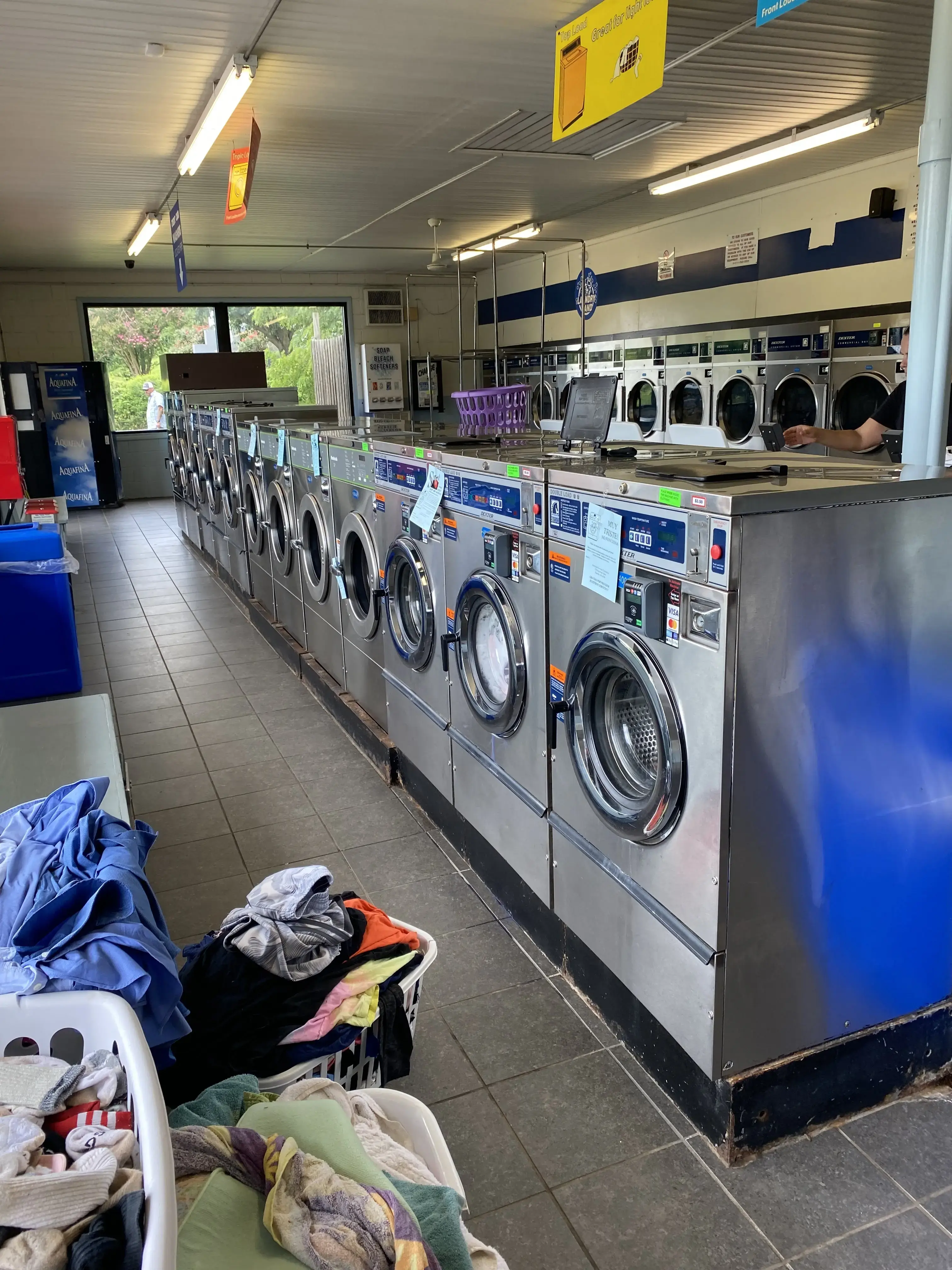 Scottsville Laundry Land Laundromat - Image 1