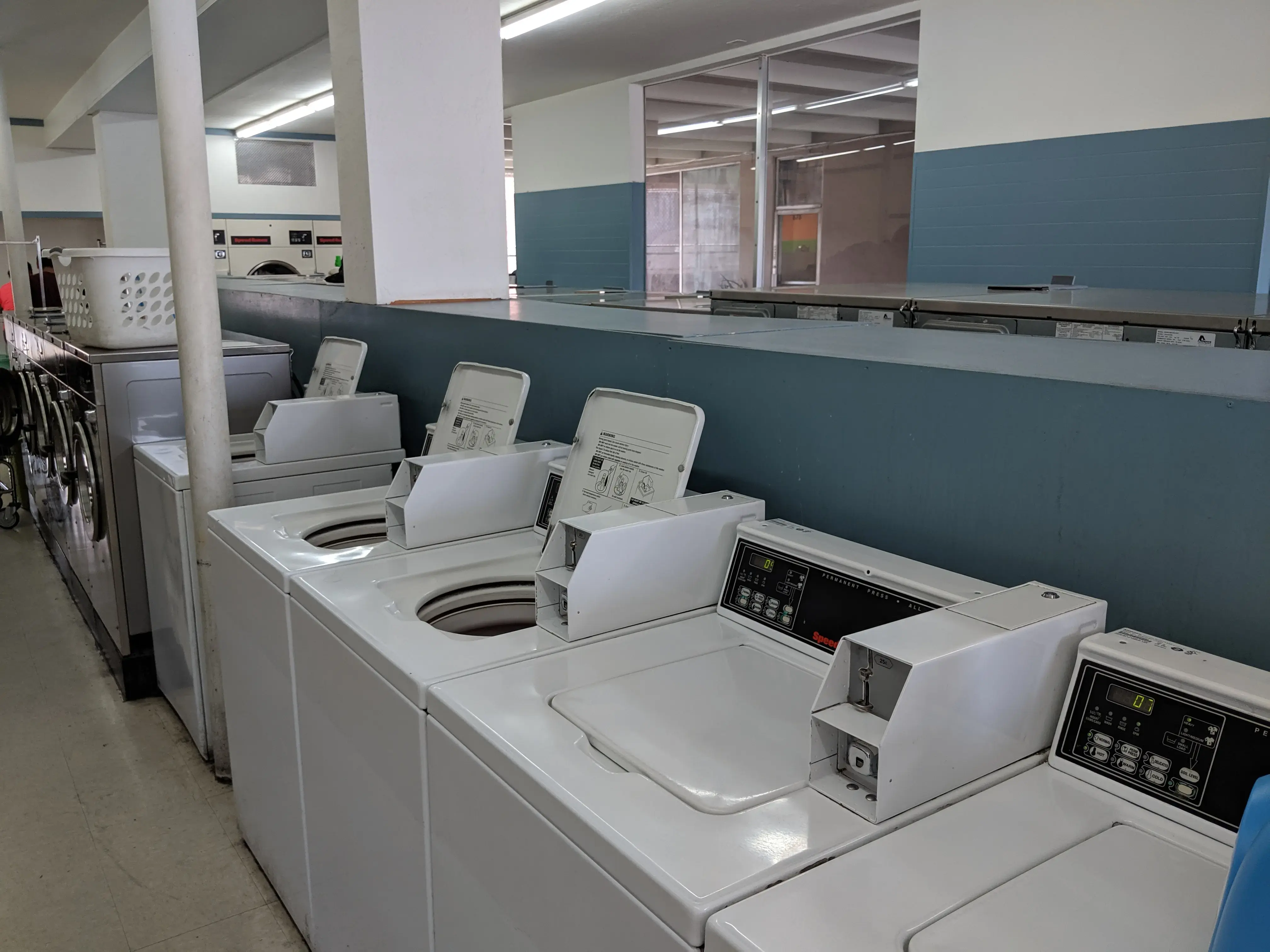 Scotty's Laundromat & Wash and Fold Services thumbnail 5