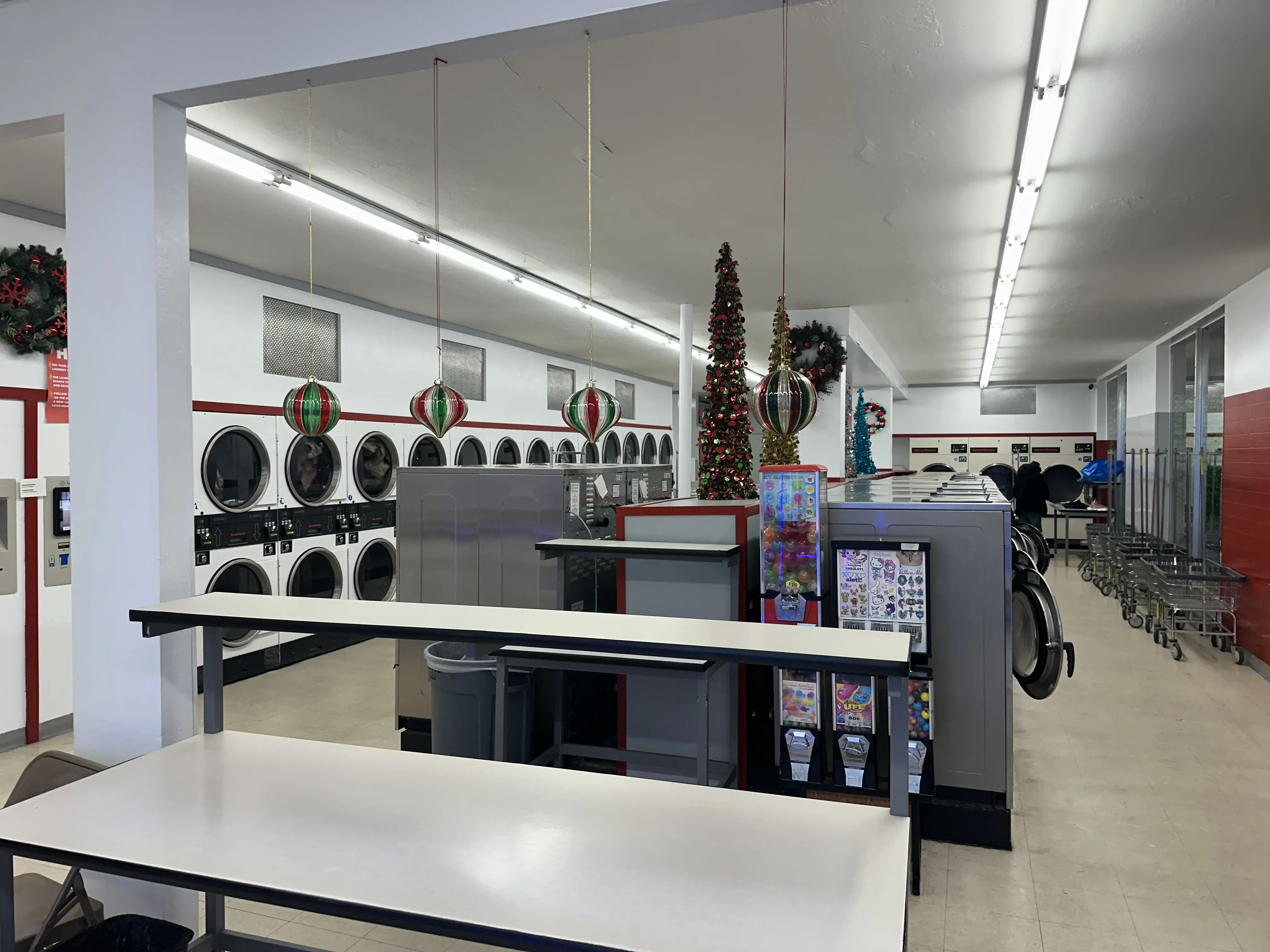Scotty's Laundromat & Wash and Fold Services thumbnail 6