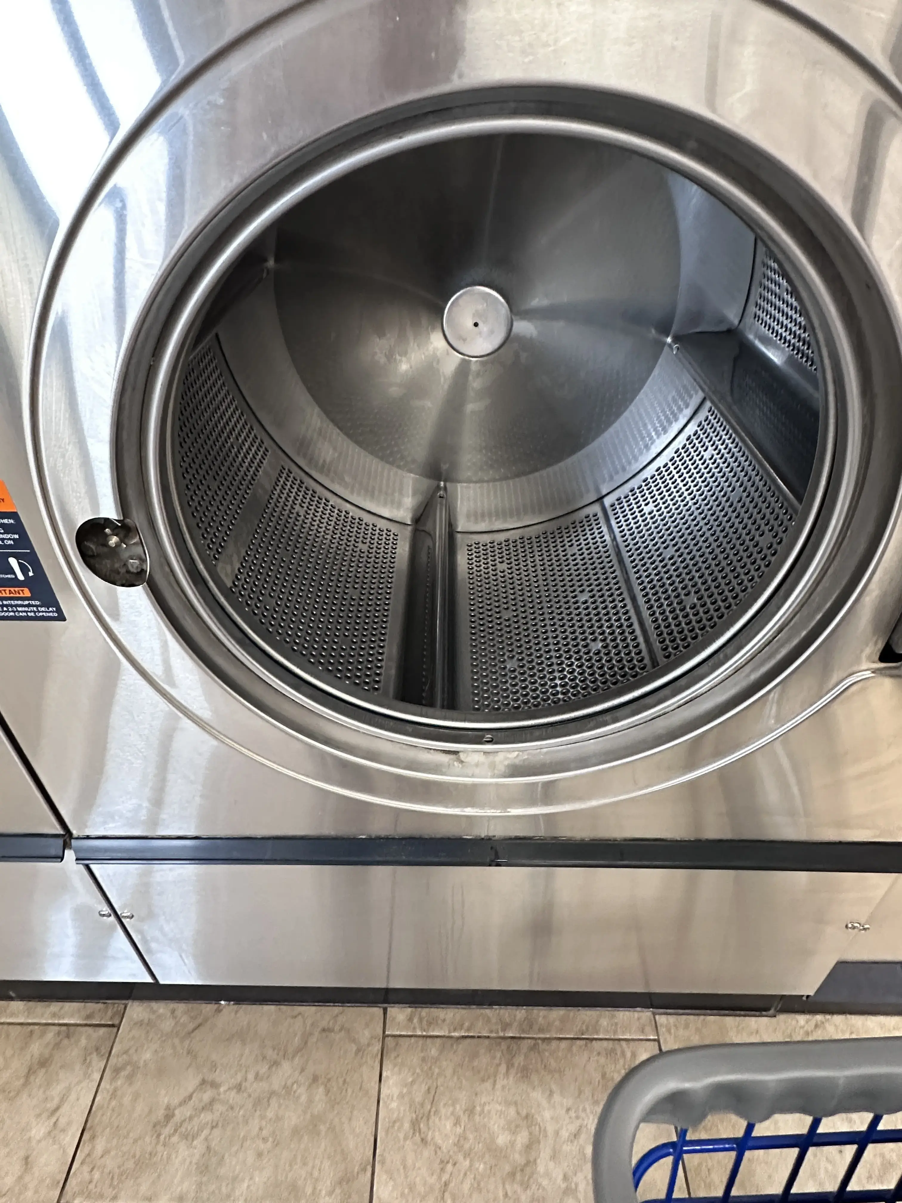 Scrub tub laundromat thumbnail 3