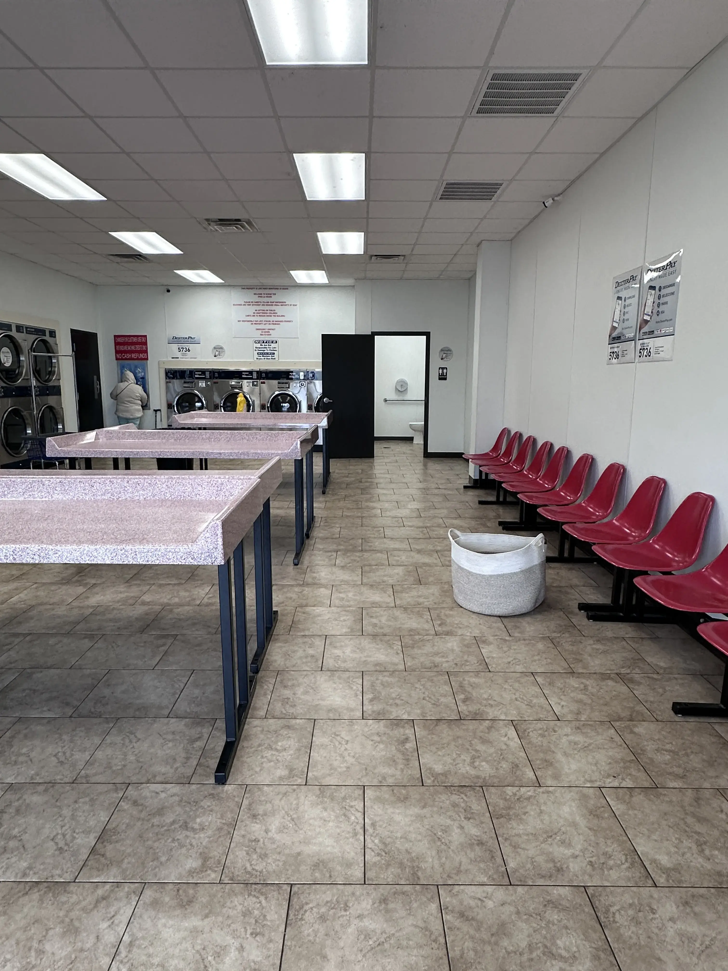 Scrub tub laundromat location