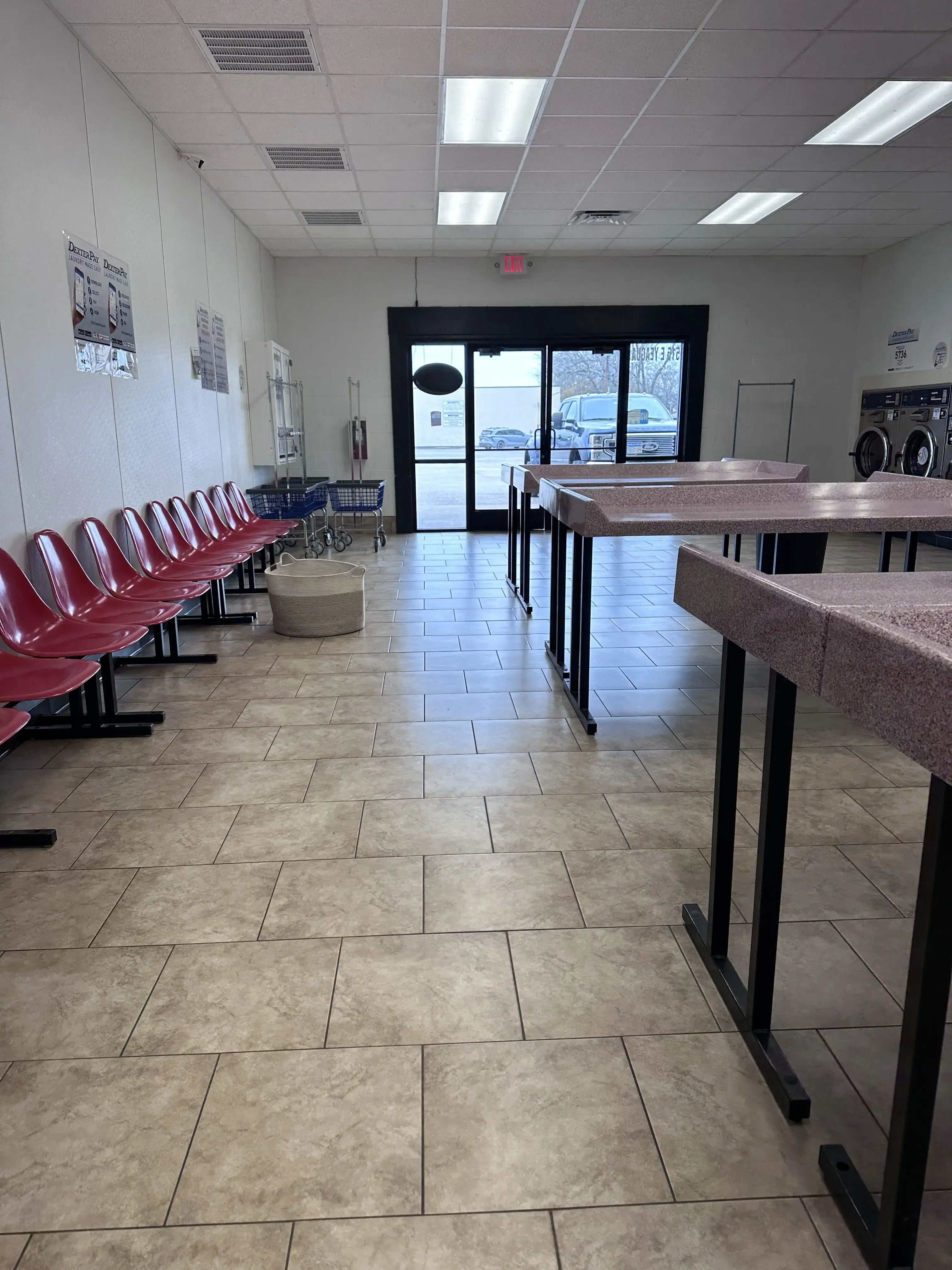 Scrub tub laundromat - Image 6