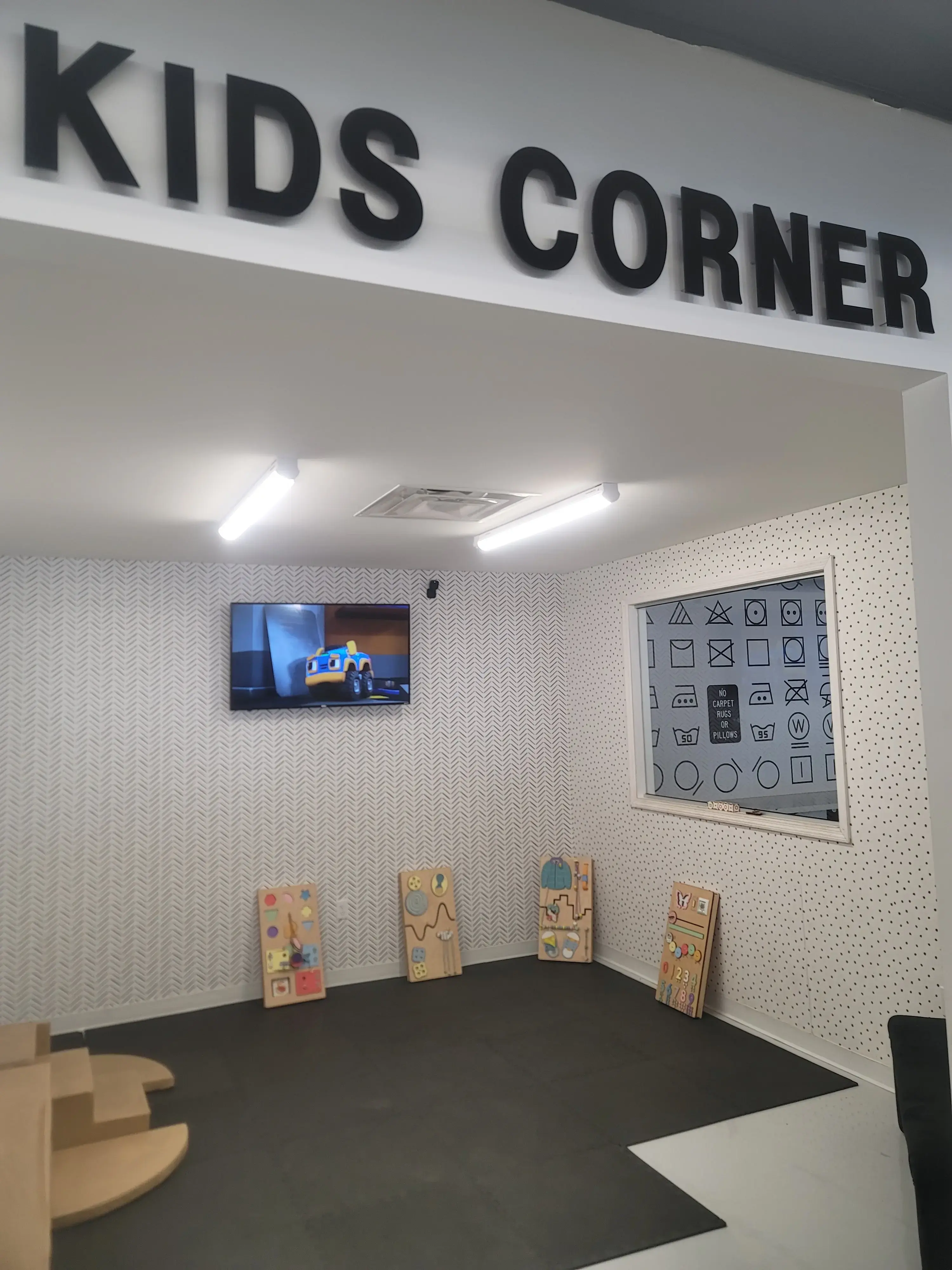 Scrubbie's Laundromat - Image 17
