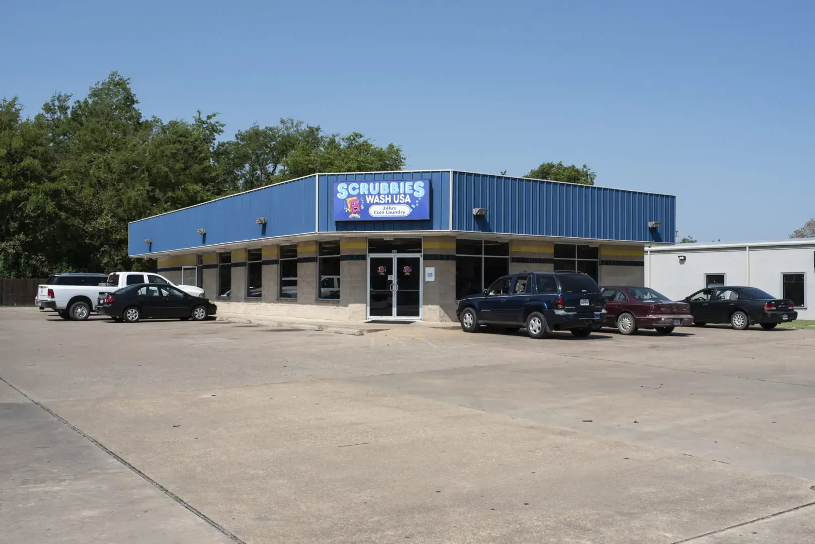 Scrubbies Wash USA Laundry - Gilmer St - Image 1