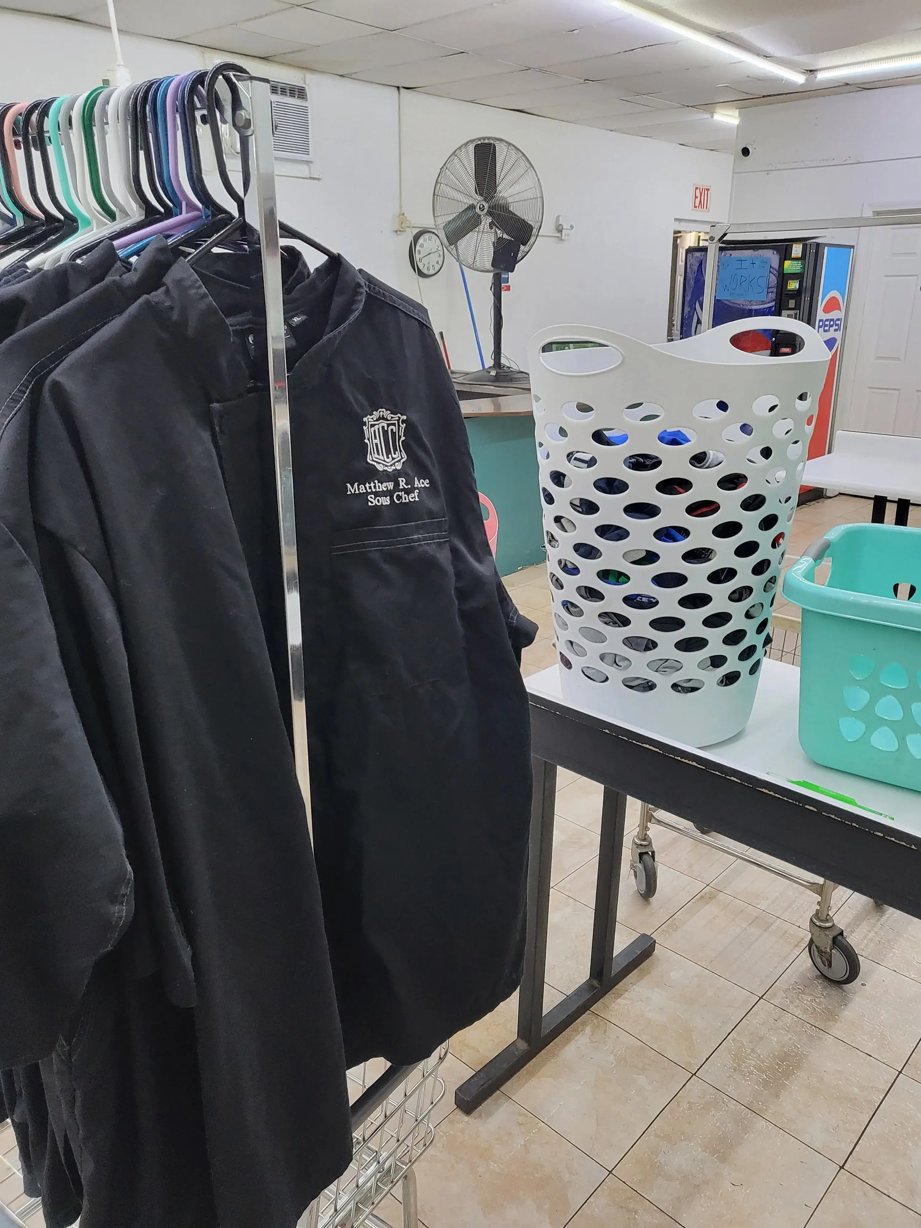 Scrubbing Bubbles Coin Laundry - Image 7