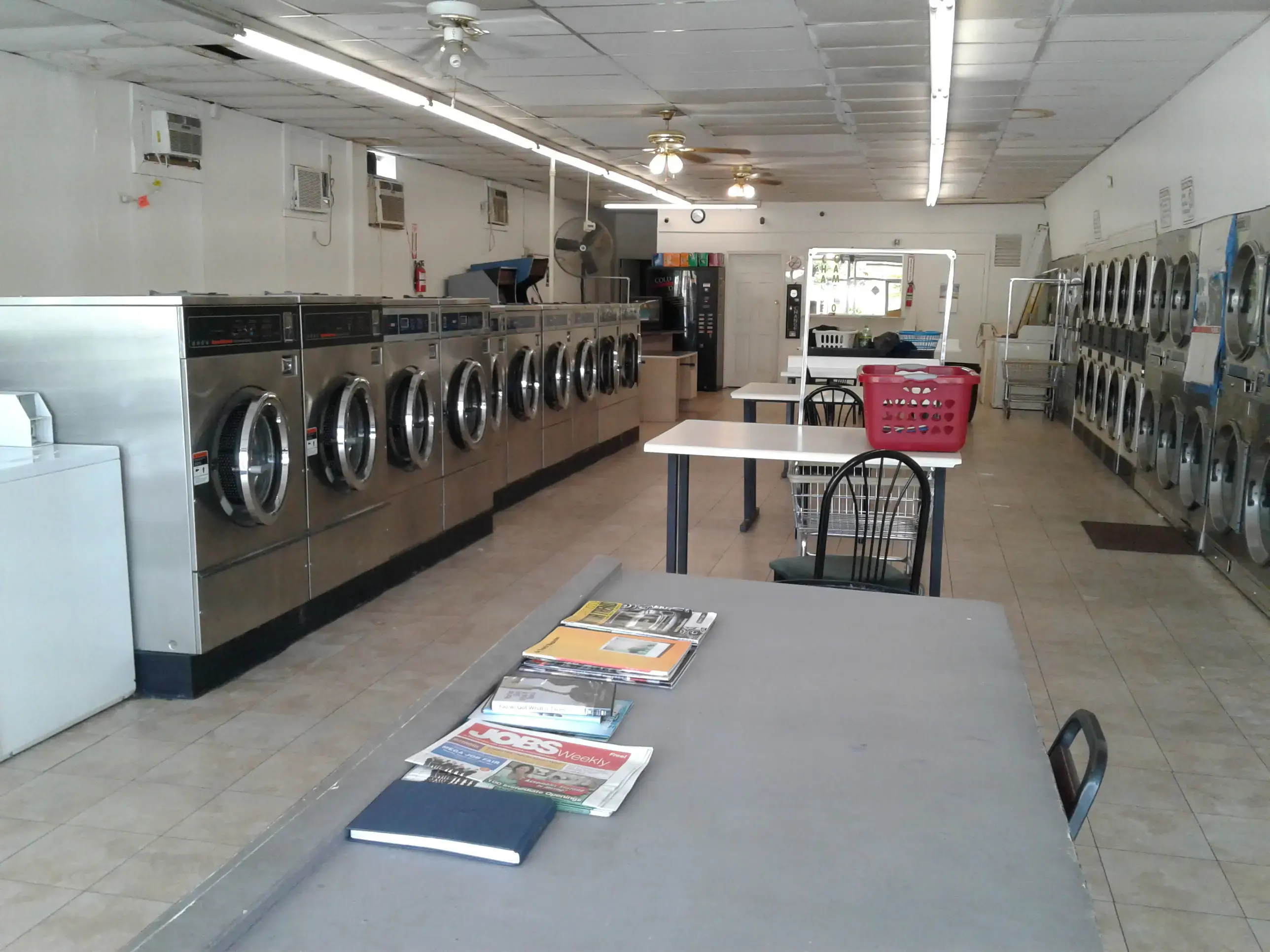 Scrubbing Bubbles Coin Laundry - Image 10