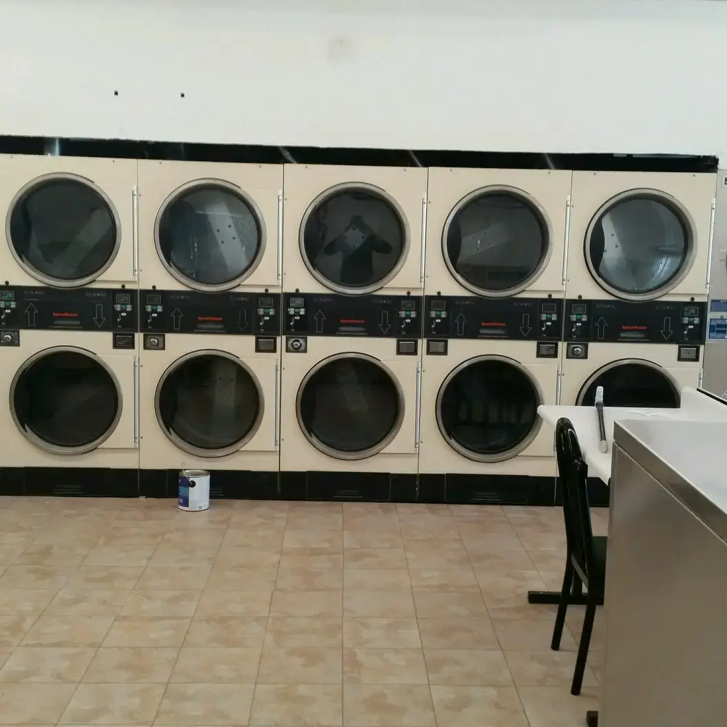 Scrubbing Bubbles Coin Laundry - Image 9