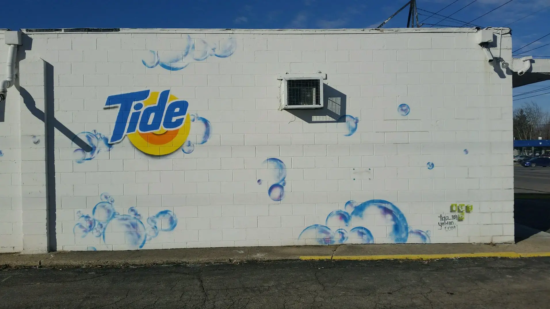 Scrubbing Bubbles Coin Laundry - Image 3