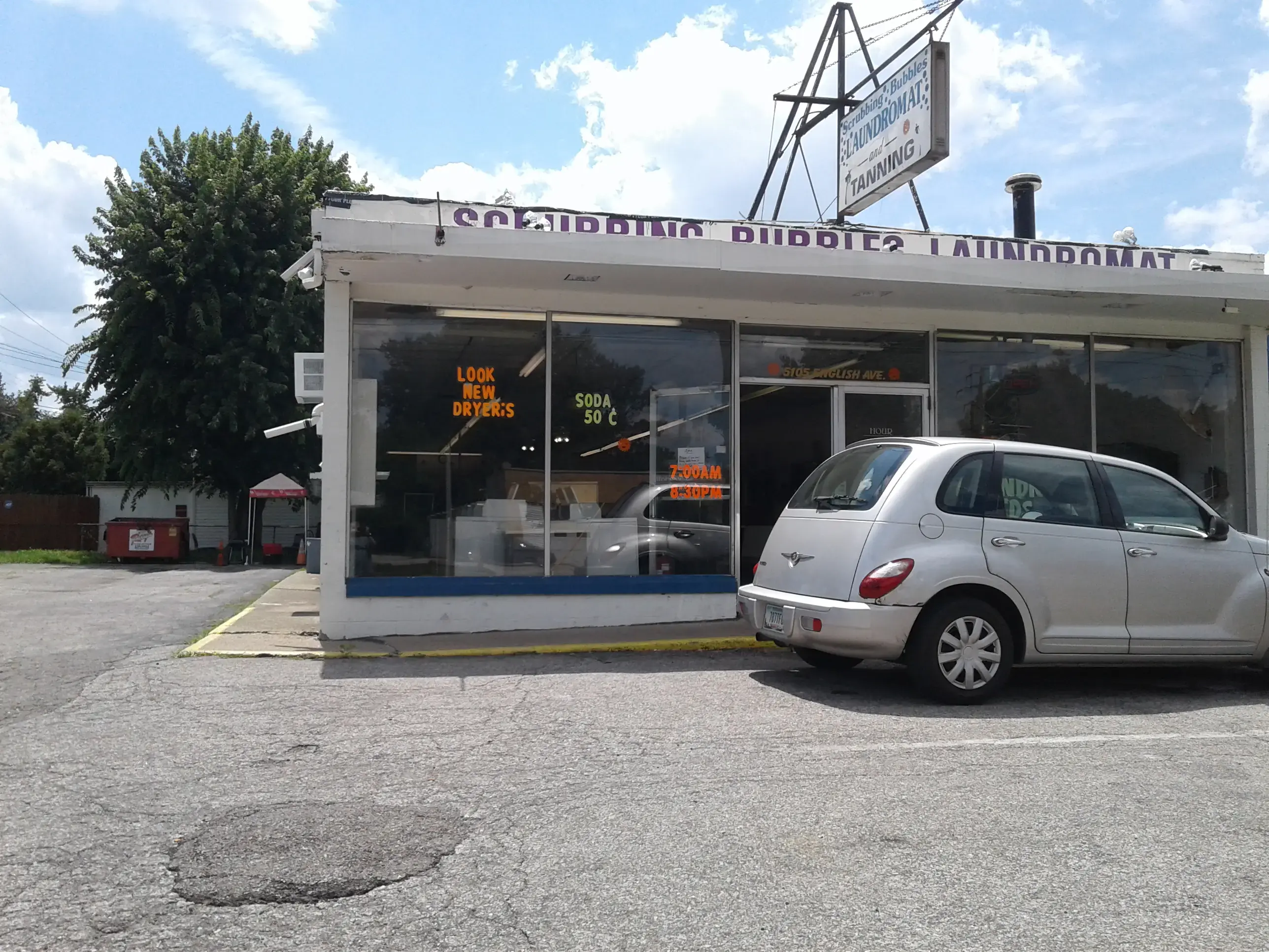 Scrubbing Bubbles Coin Laundry - Image 18