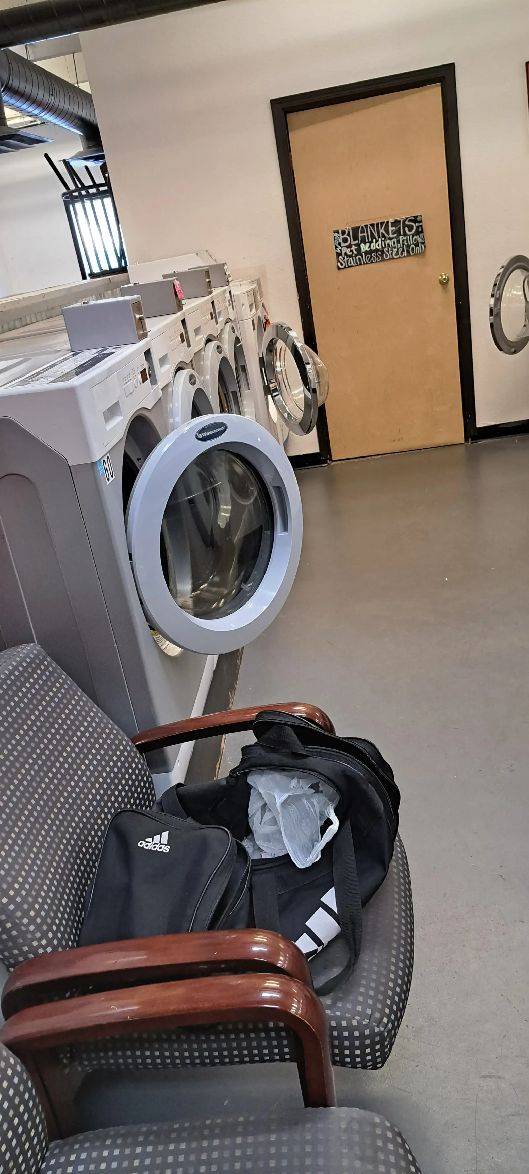 Scrubby's Laundry Center thumbnail 7
