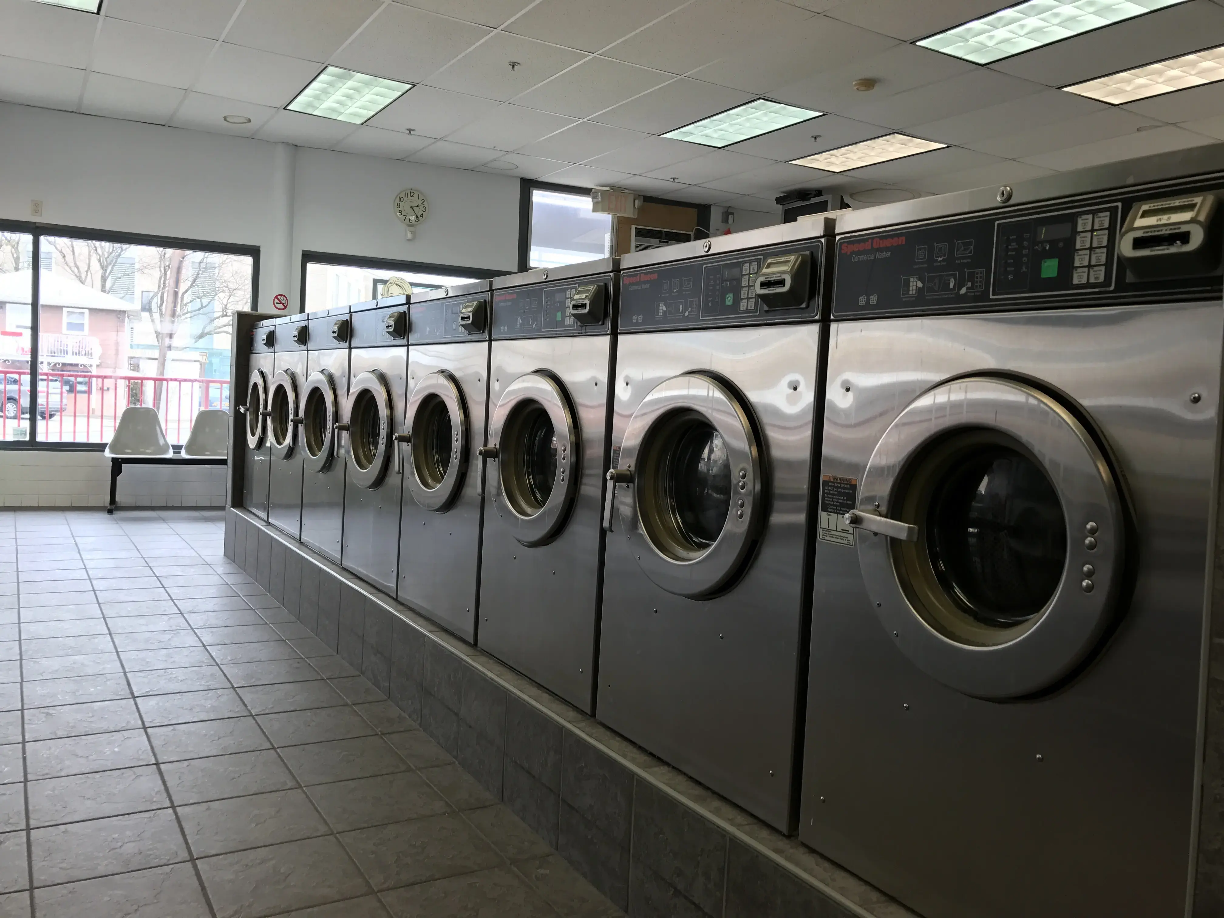 Scrubs Laundromat - Image 12