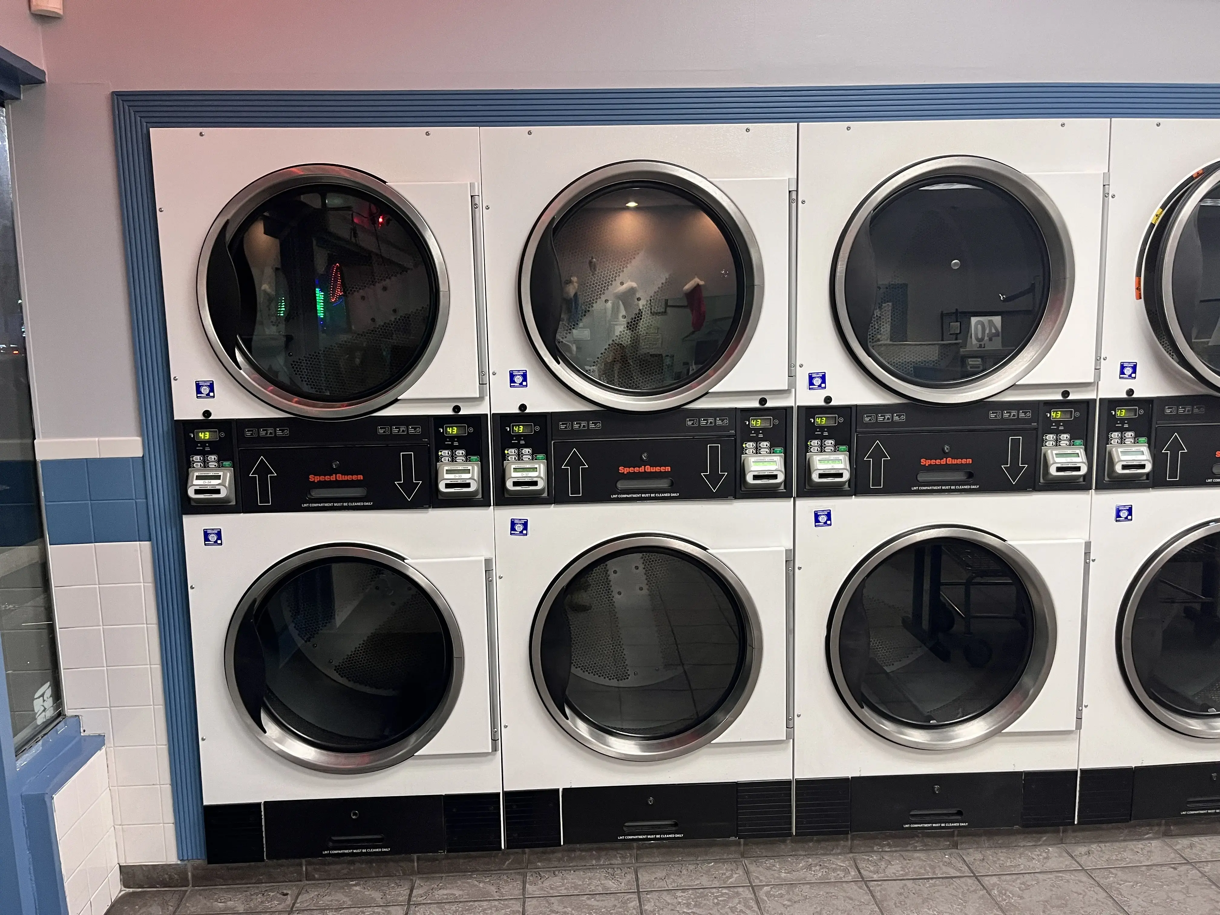 Scrubs Laundromat thumbnail 11
