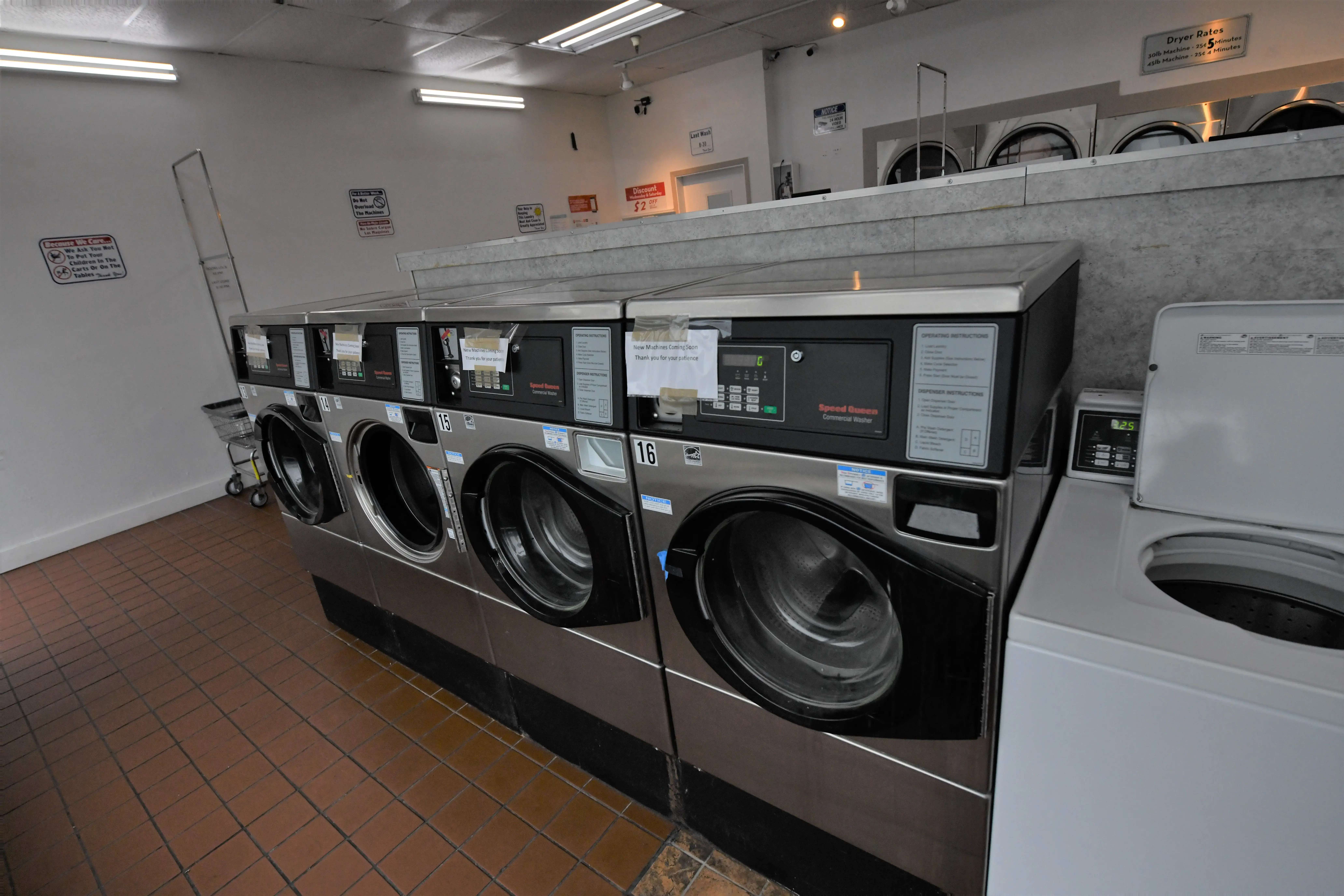 Seabreeze Laundry - Pacifica Laundromat thumbnail 17