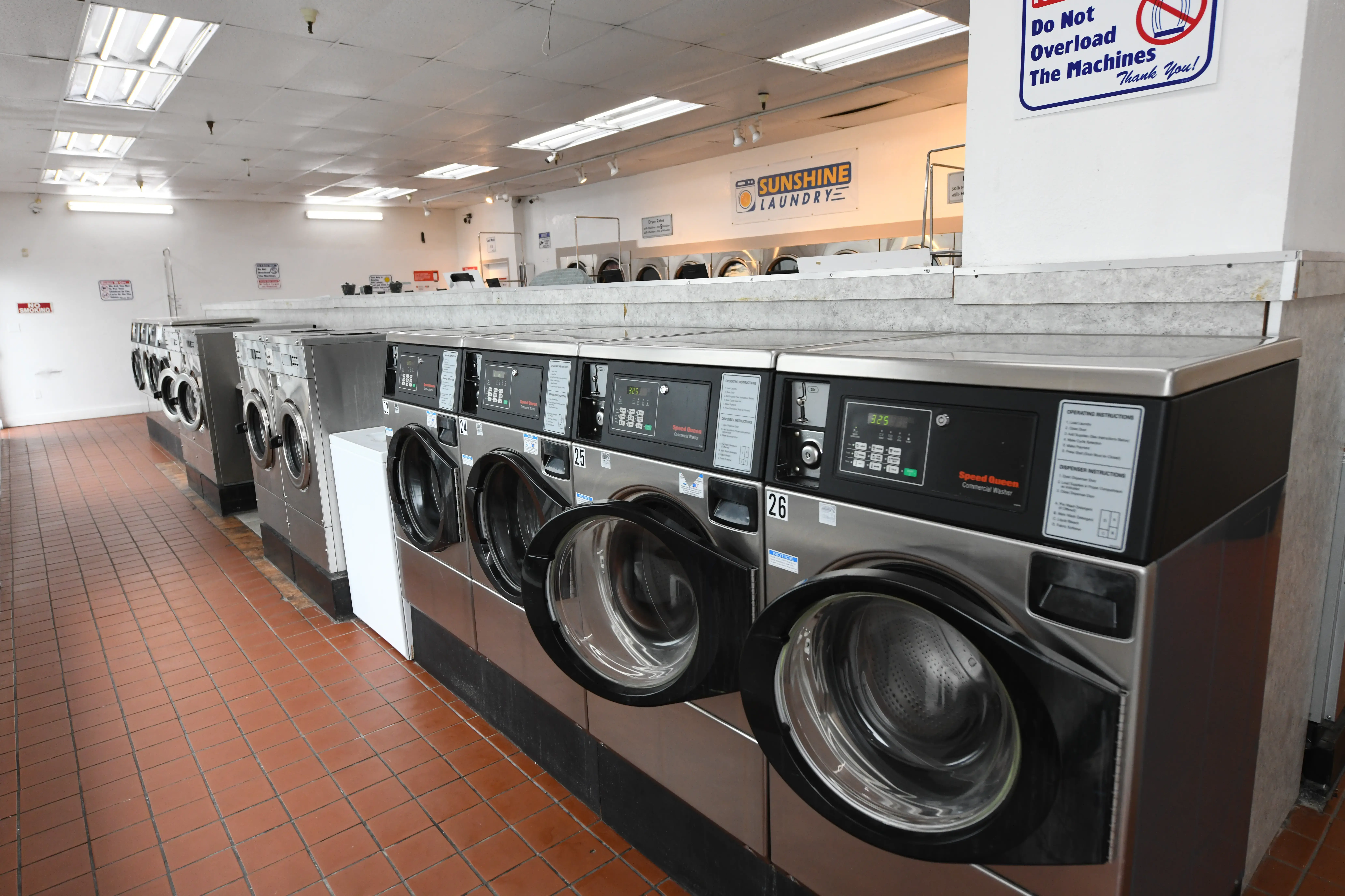 Seabreeze Laundry - Pacifica Laundromat thumbnail 18