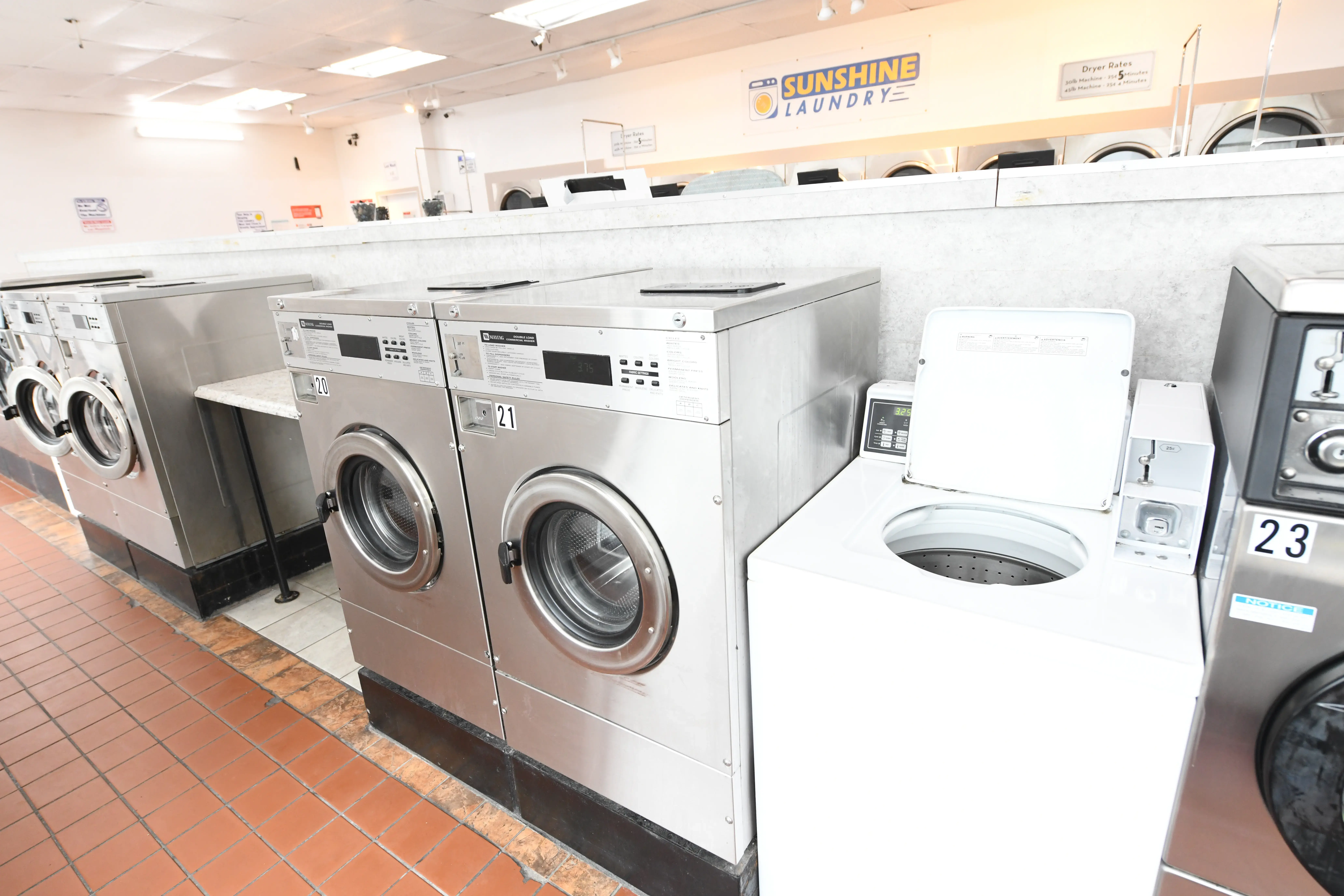 Seabreeze Laundry - Pacifica Laundromat thumbnail 16