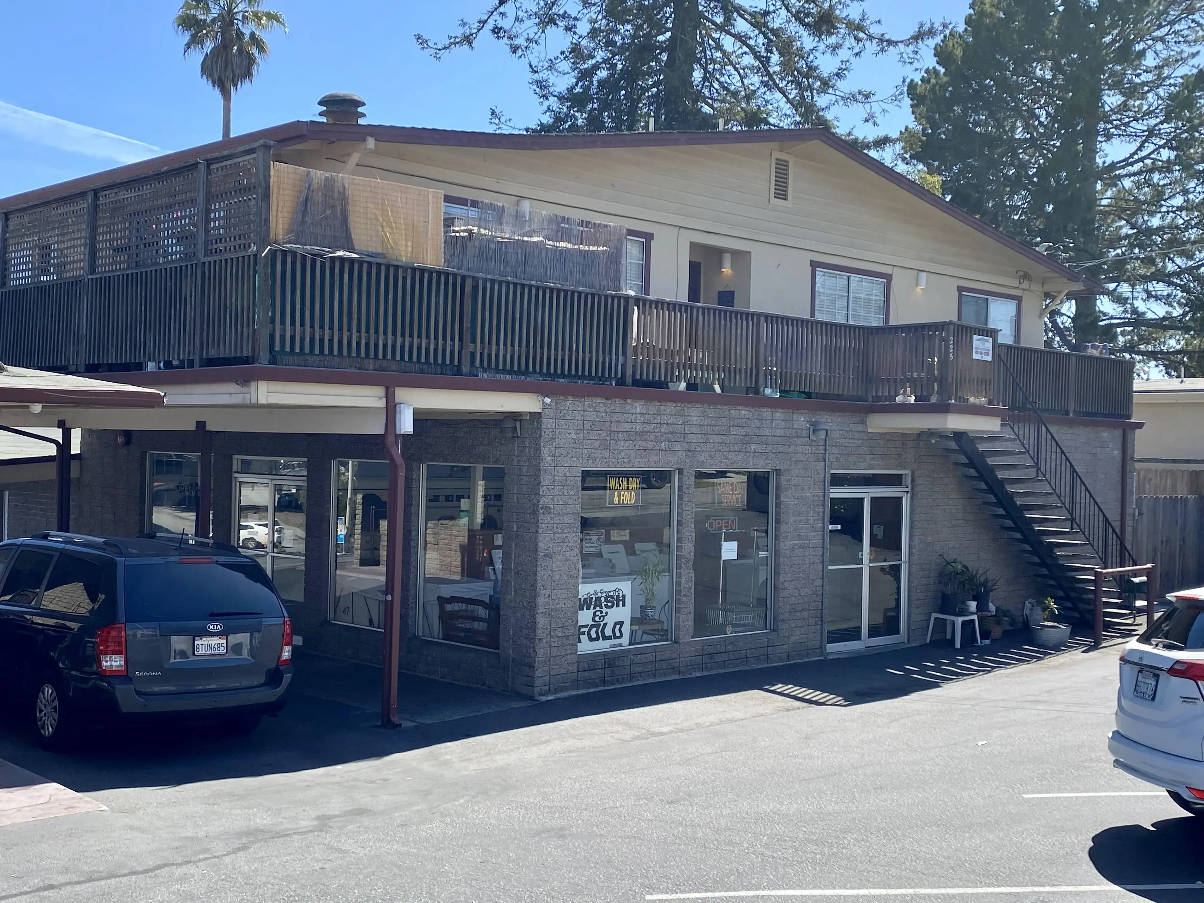Seacliff Plaza Laundromat location