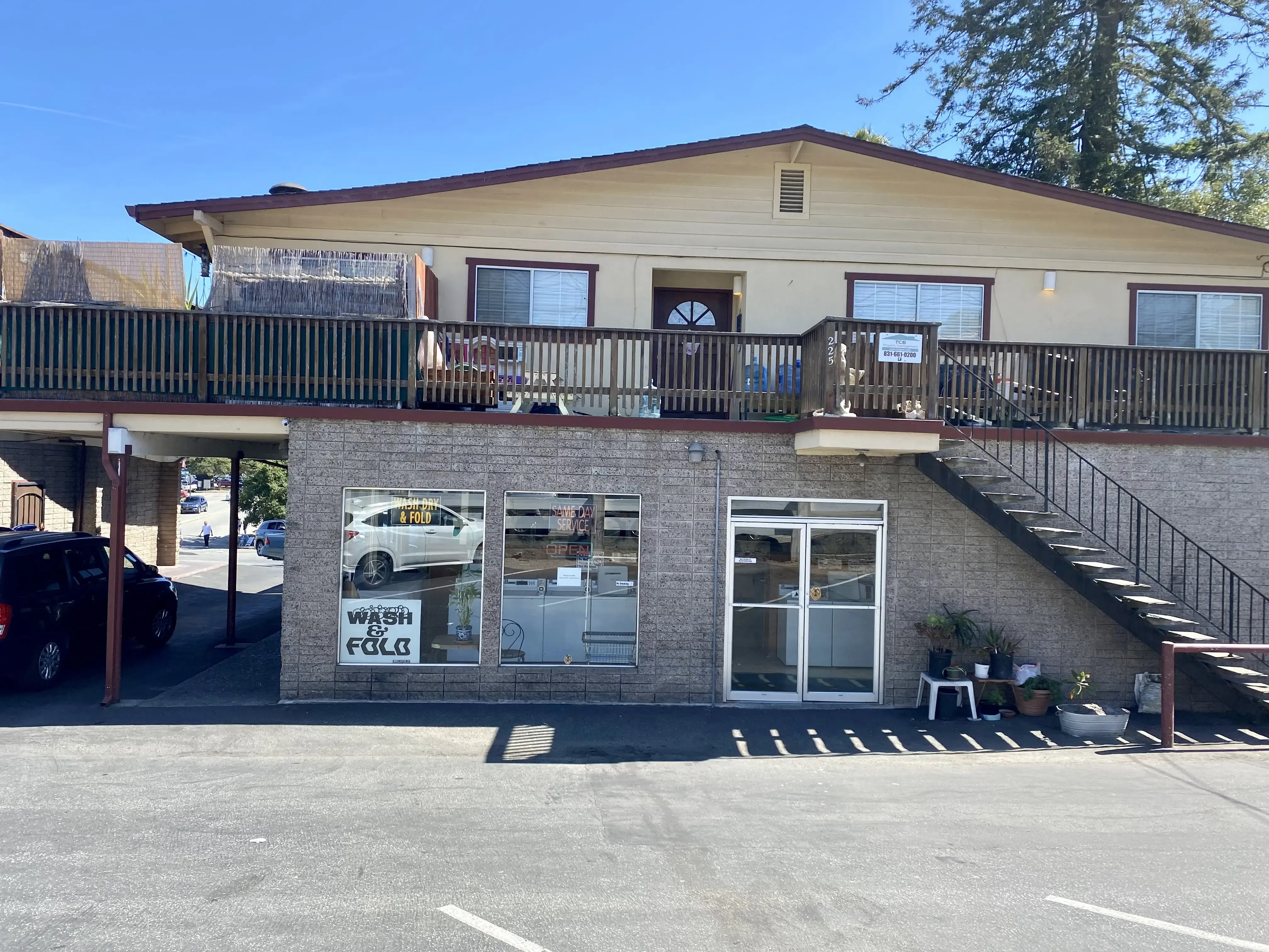 Seacliff Plaza Laundromat thumbnail 5