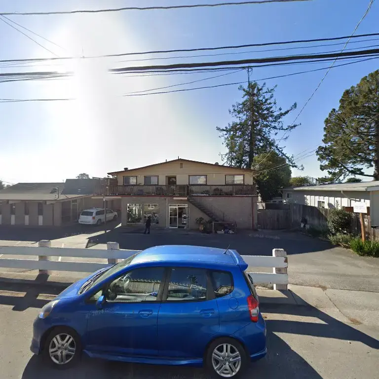 Seacliff Plaza Laundromat - Image 6