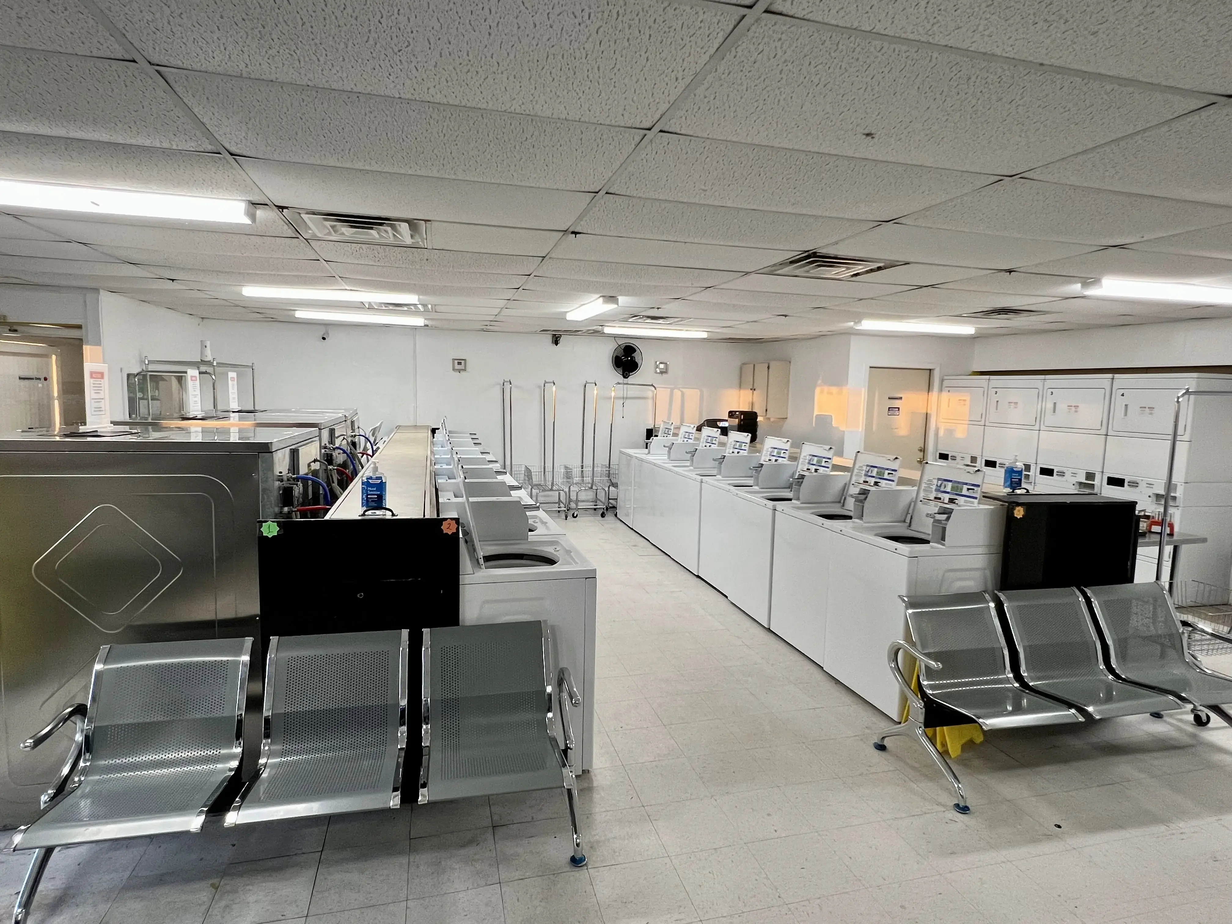 Sealy Laundromat - Image 13