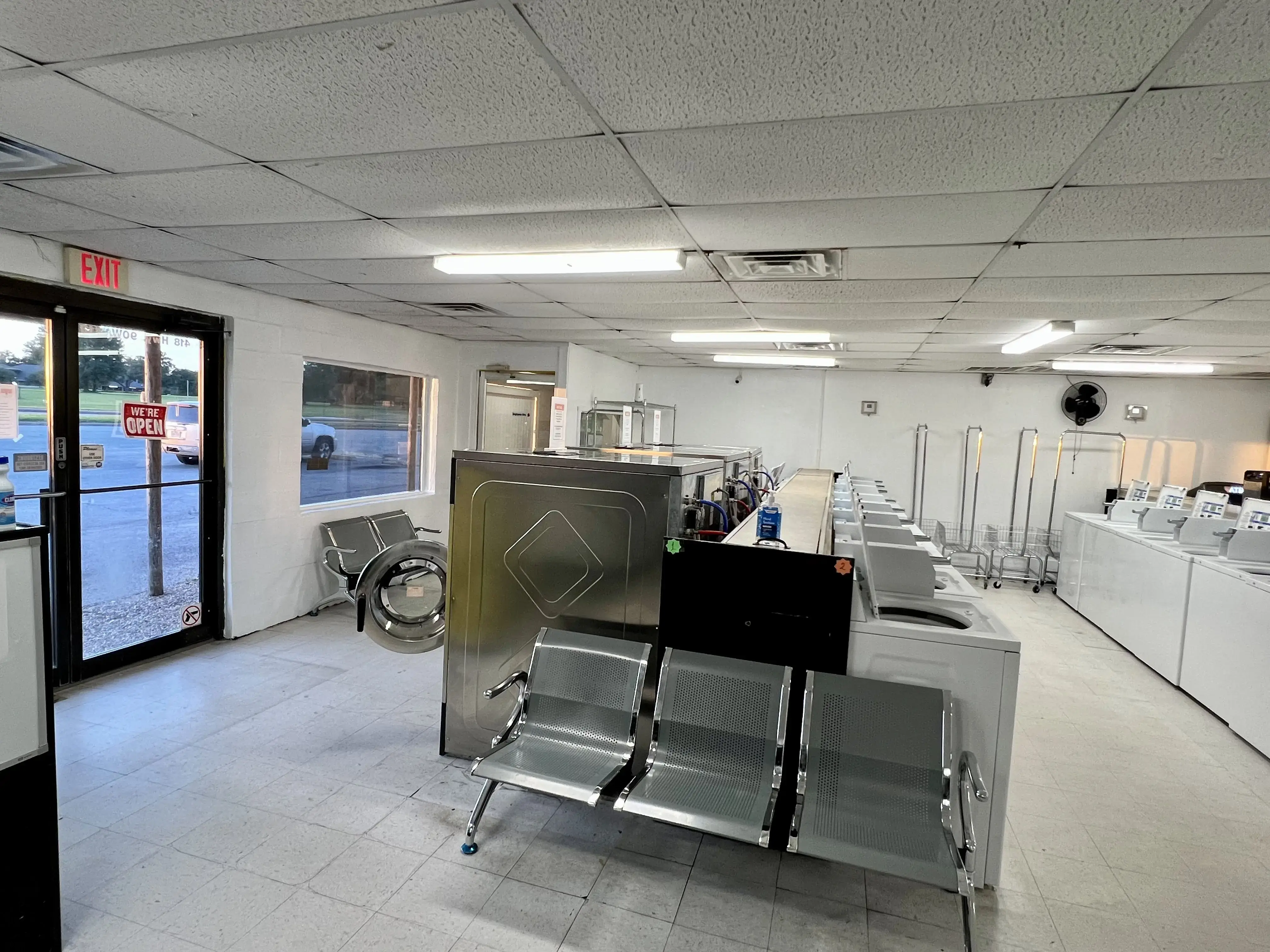 Sealy Laundromat - Image 11