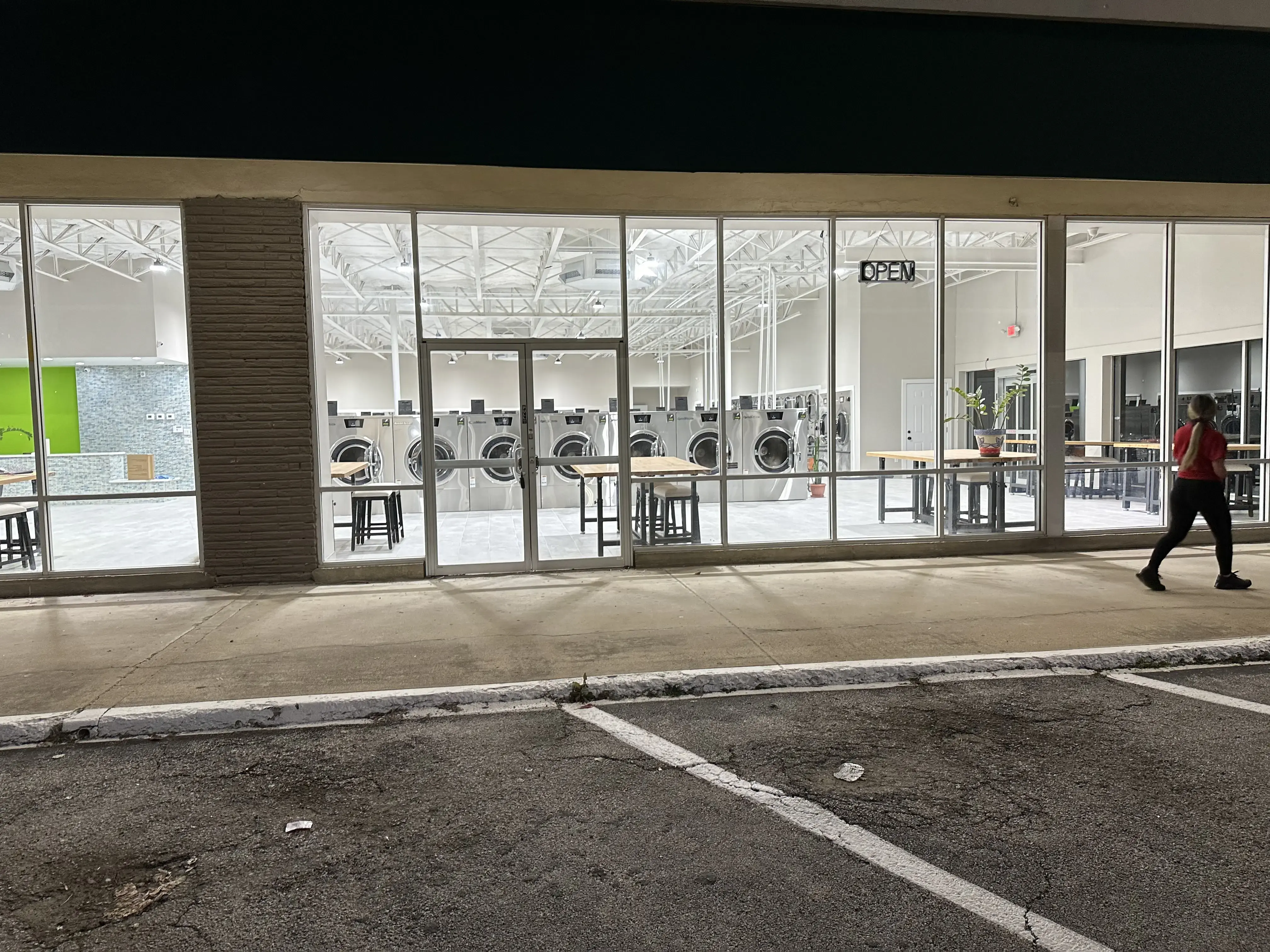Seashore Washateria - Image 11