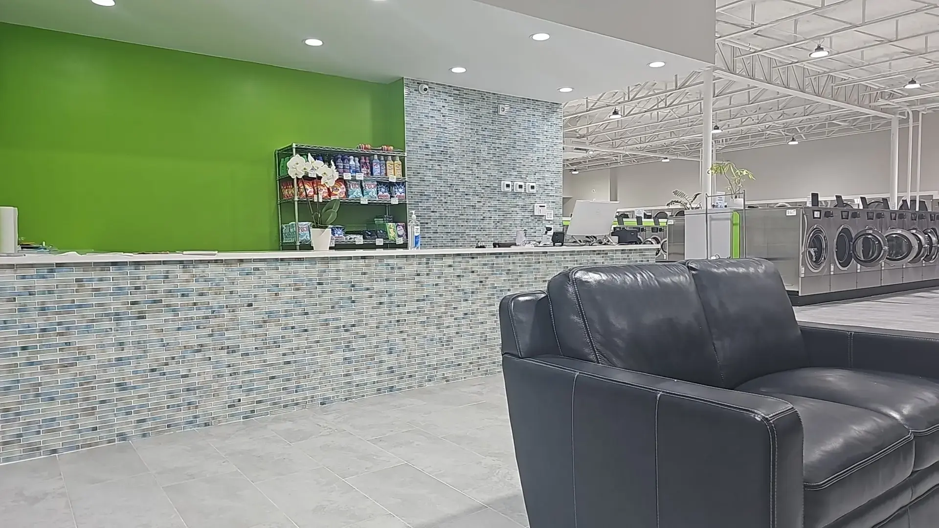 Seashore Washateria - Image 7