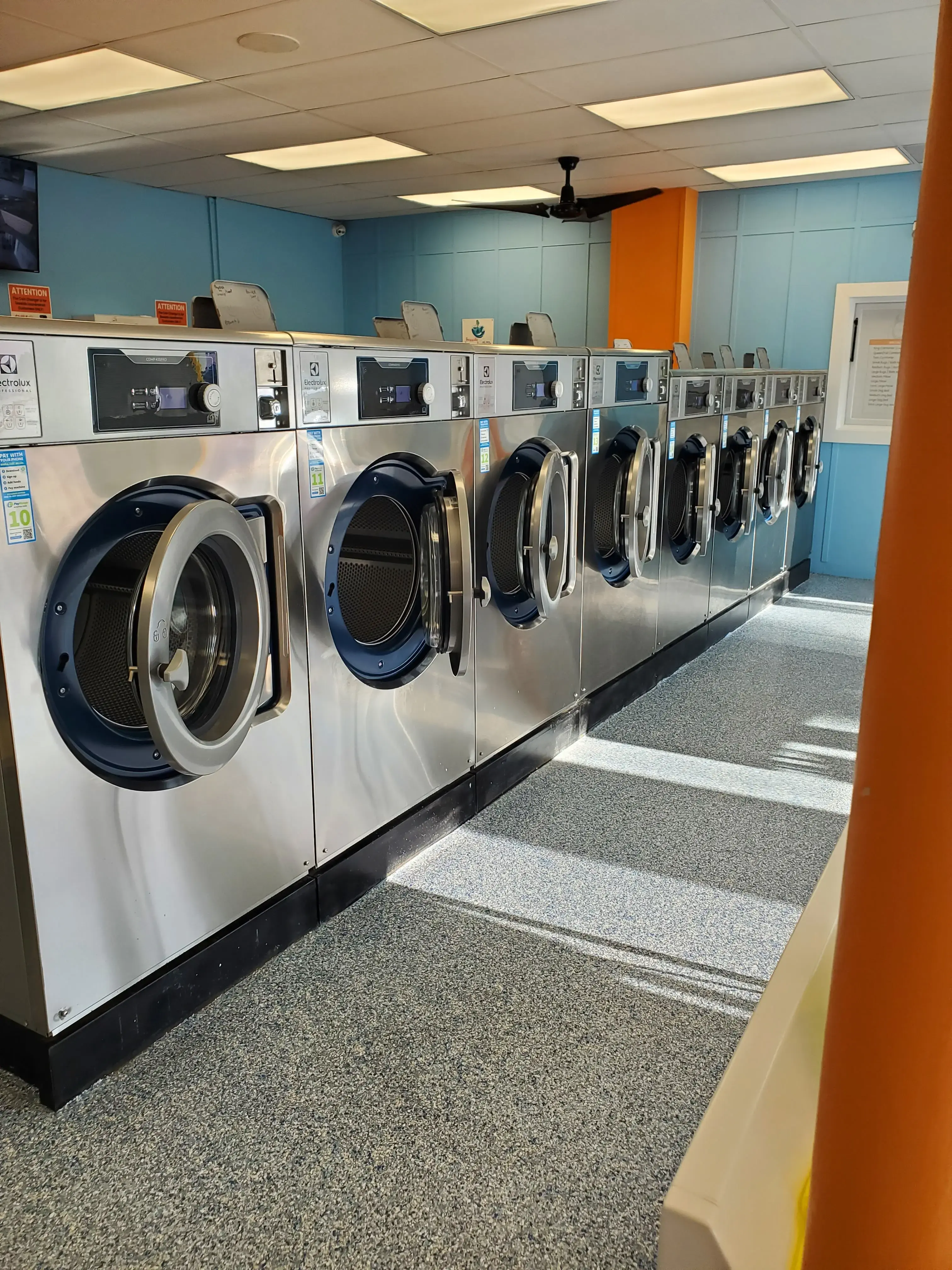 Seaside Laundromat thumbnail 14