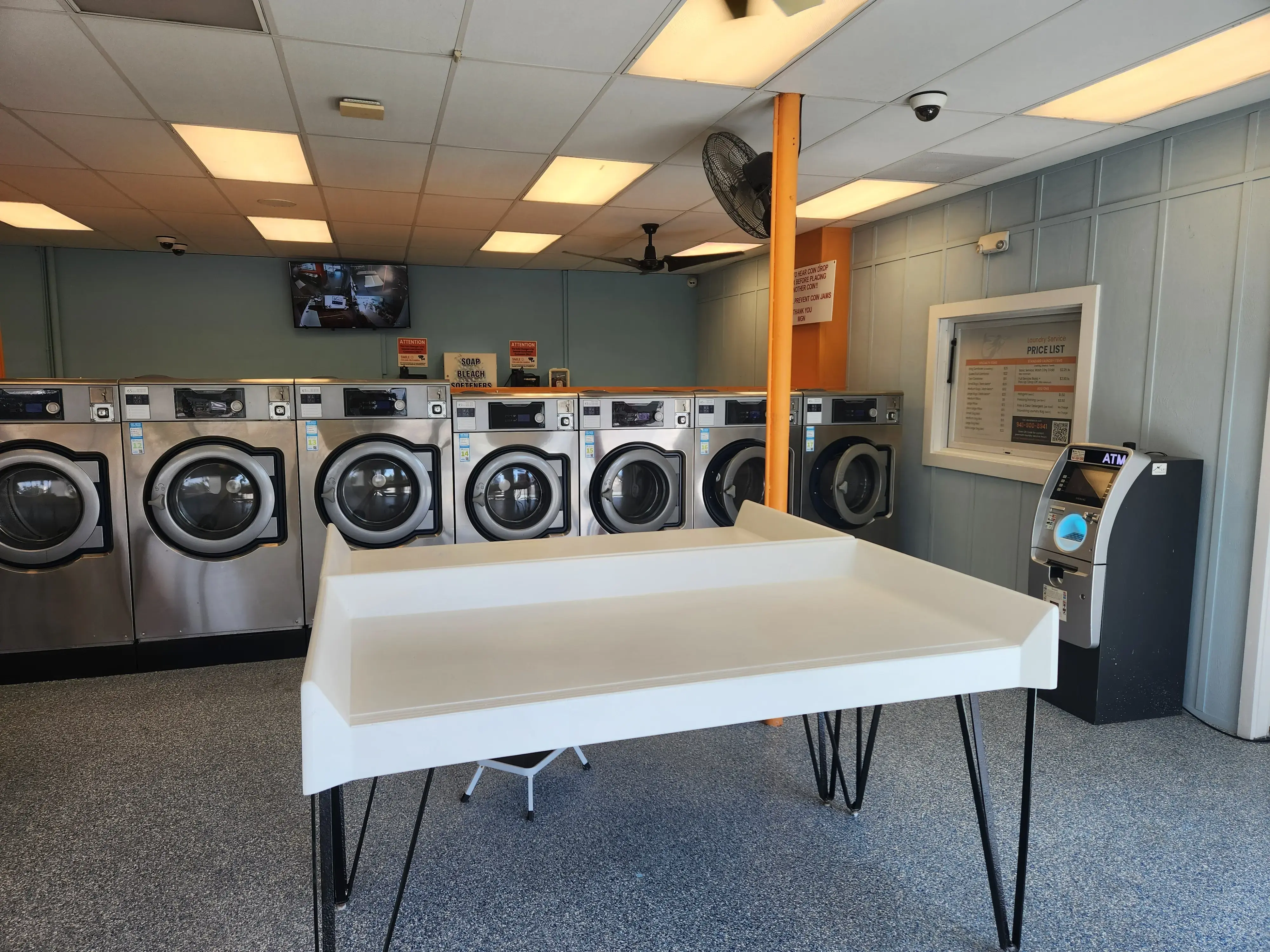 Seaside Laundromat thumbnail 2