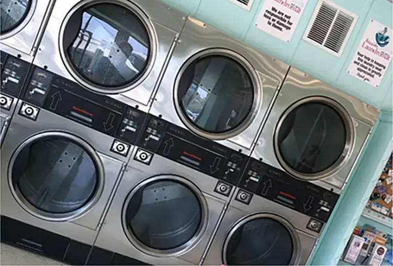 Seaside Laundromat thumbnail 9
